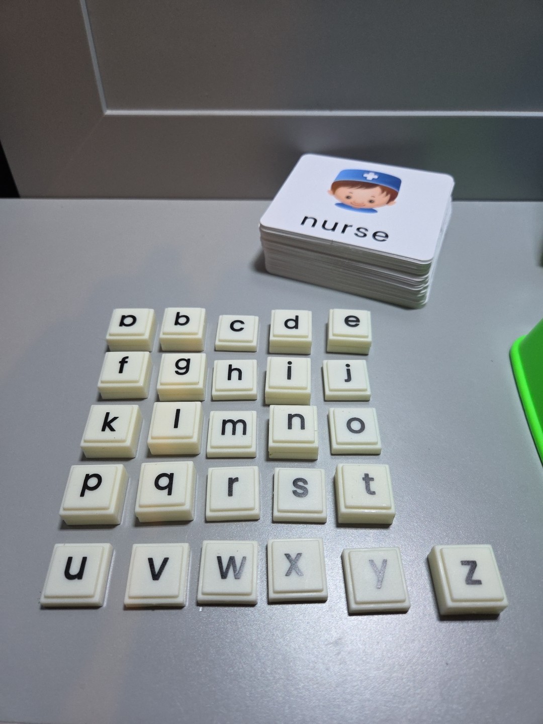 BOHS Literacy Wiz Game – See/Hide/Spell – Lower Case Flash Cards – Description