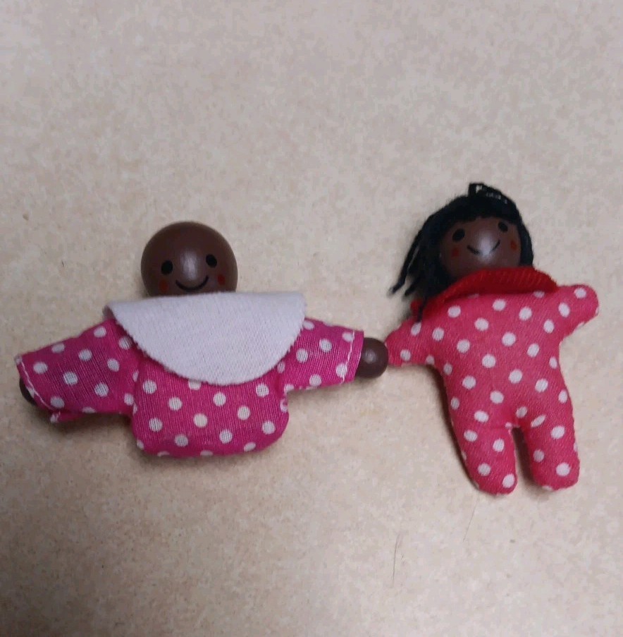 Wooden Poseable Doll Family of 8 African American dollhouse figures 3+