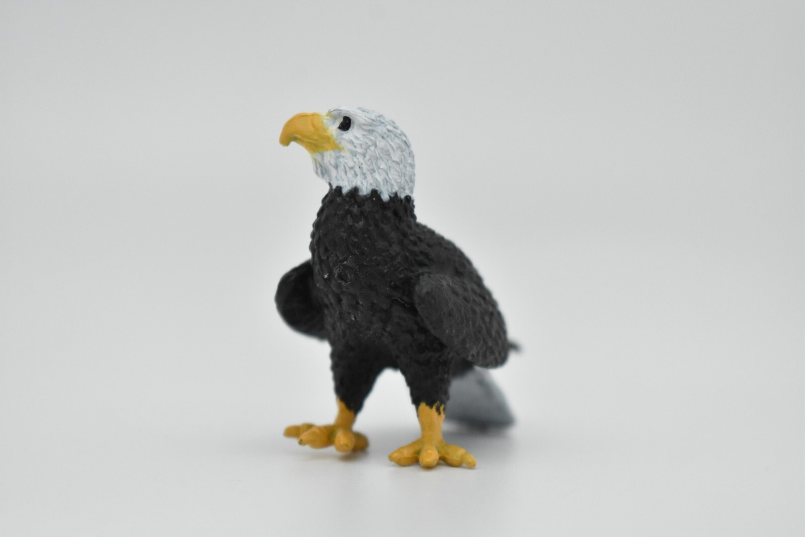 Bald Eagle Toy, Very Nice Plastic Toy Model Hand Painted 2″ F7041 B131