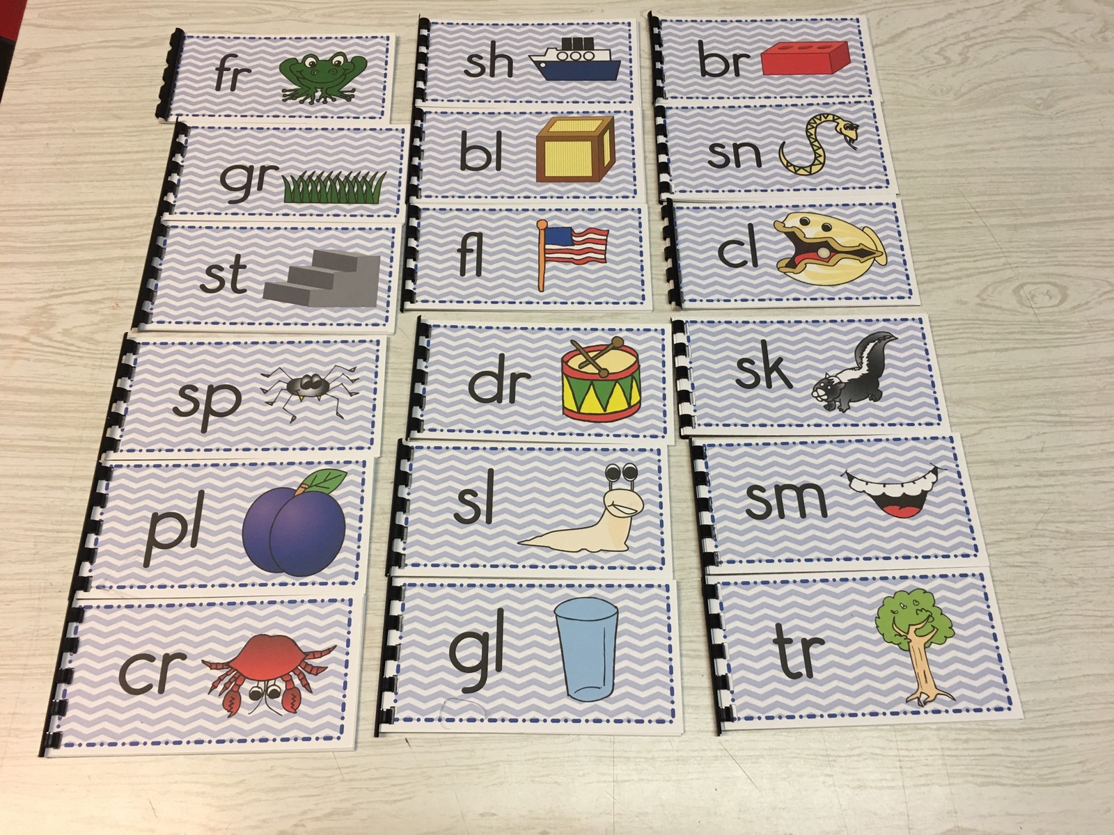 The Blue Series – 18 Beginning Consonant Blends Booklets – Montessori