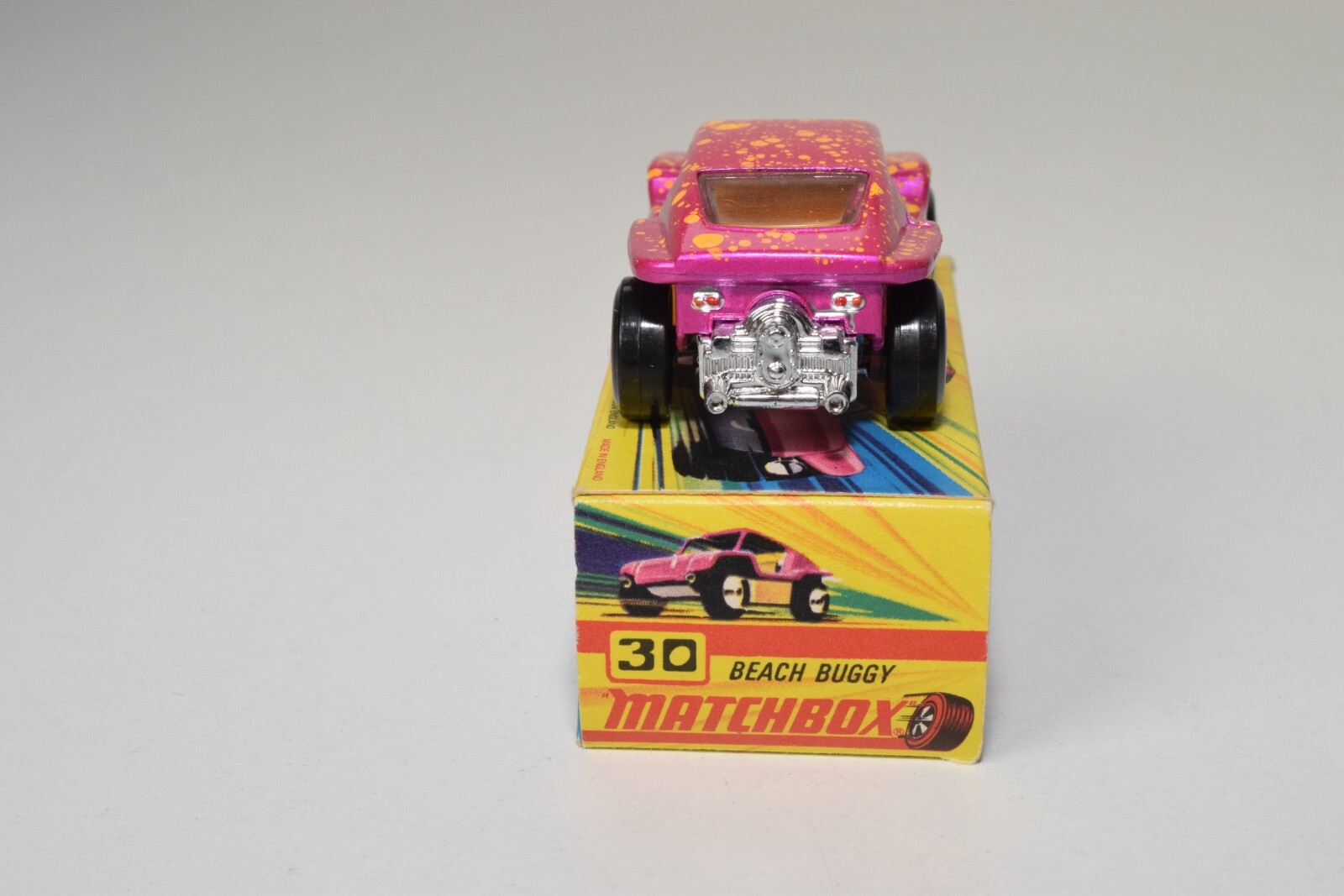 A94 1:64 3 INCH MATCHBOX SUPERFAST 30 BEACH BUGGY METALLIC PINK WITH MUD MIB