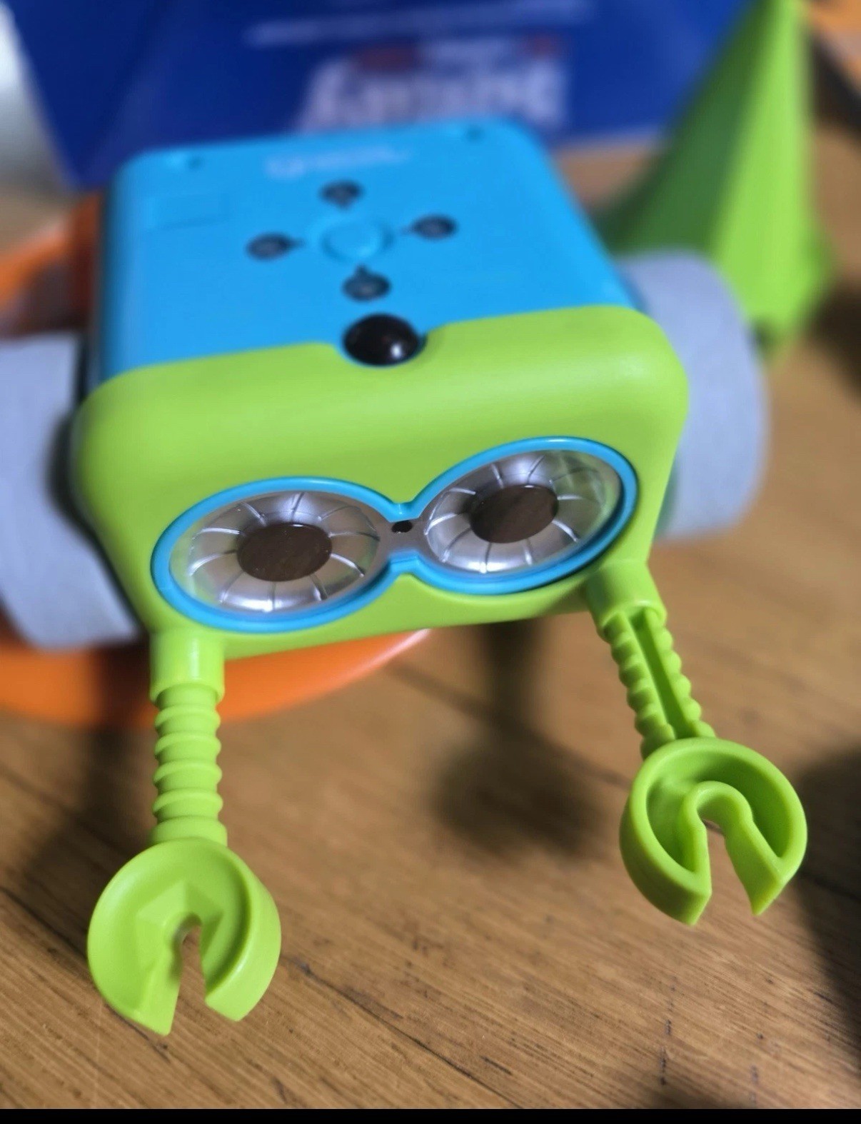 Learning Resources Botley the Coding Robot – STEM Toy – 76 Pieces Ages 5+ 1 Arm