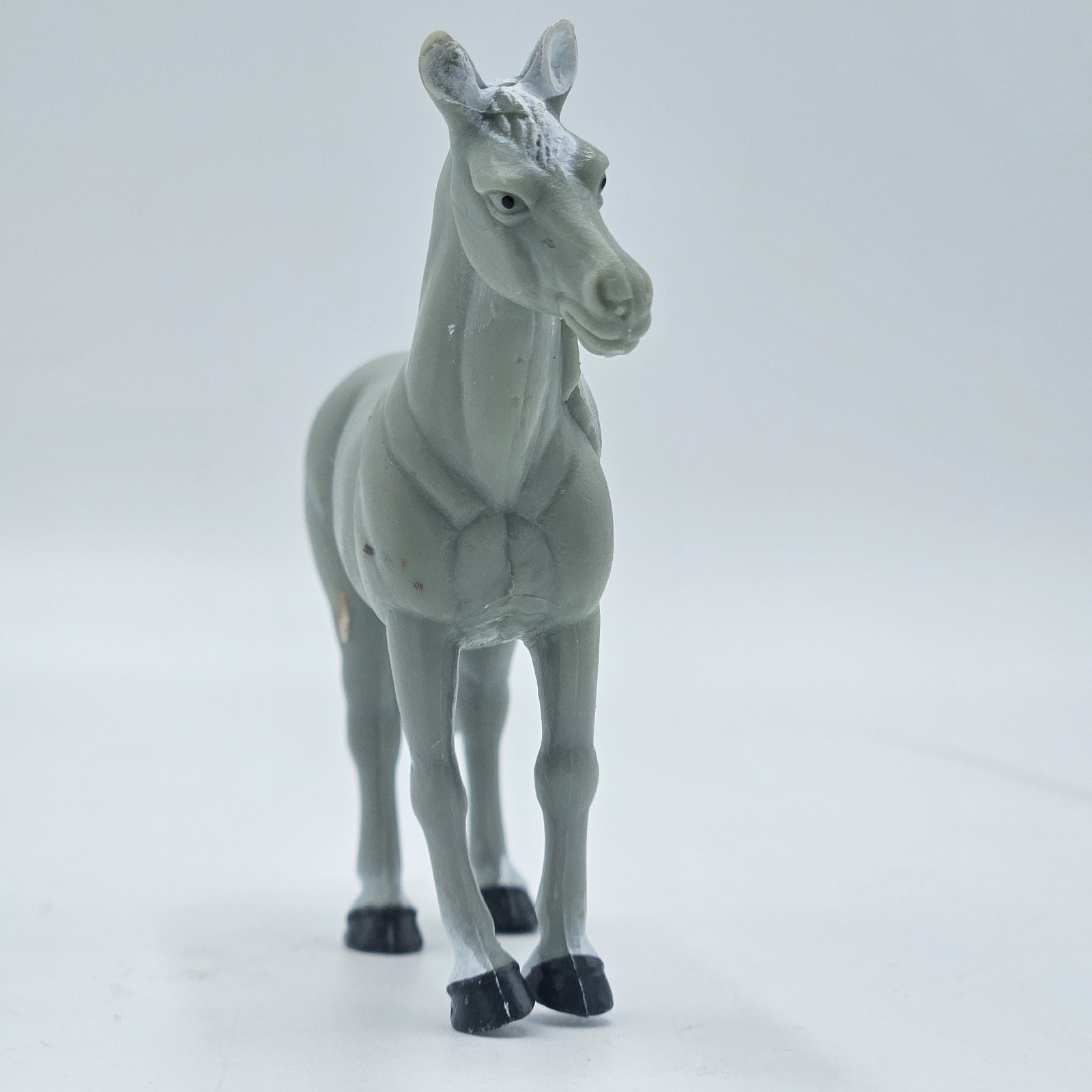 Lot Of 2 Horse Plastic Toy Animal Figure Gray Brown White Hair