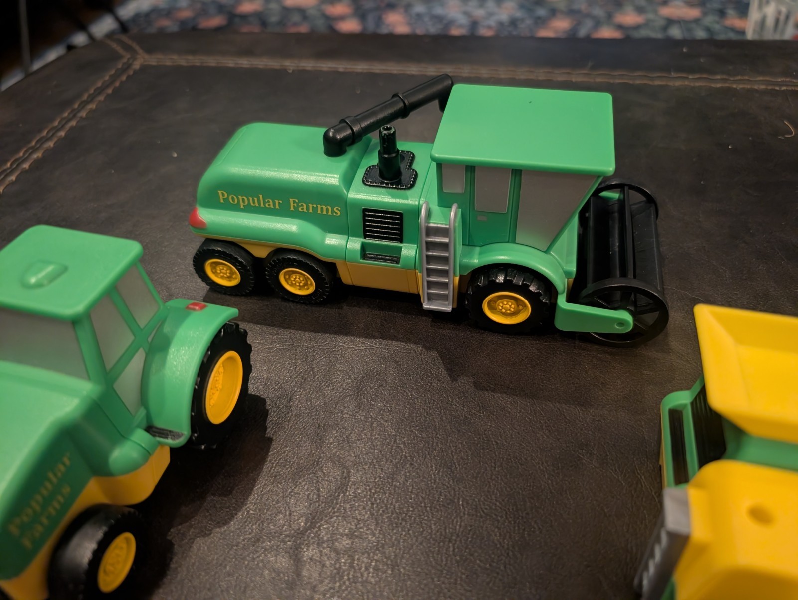 Popular Playthings Magnetic Mix or Match Farm Vehicles – Popular Farms