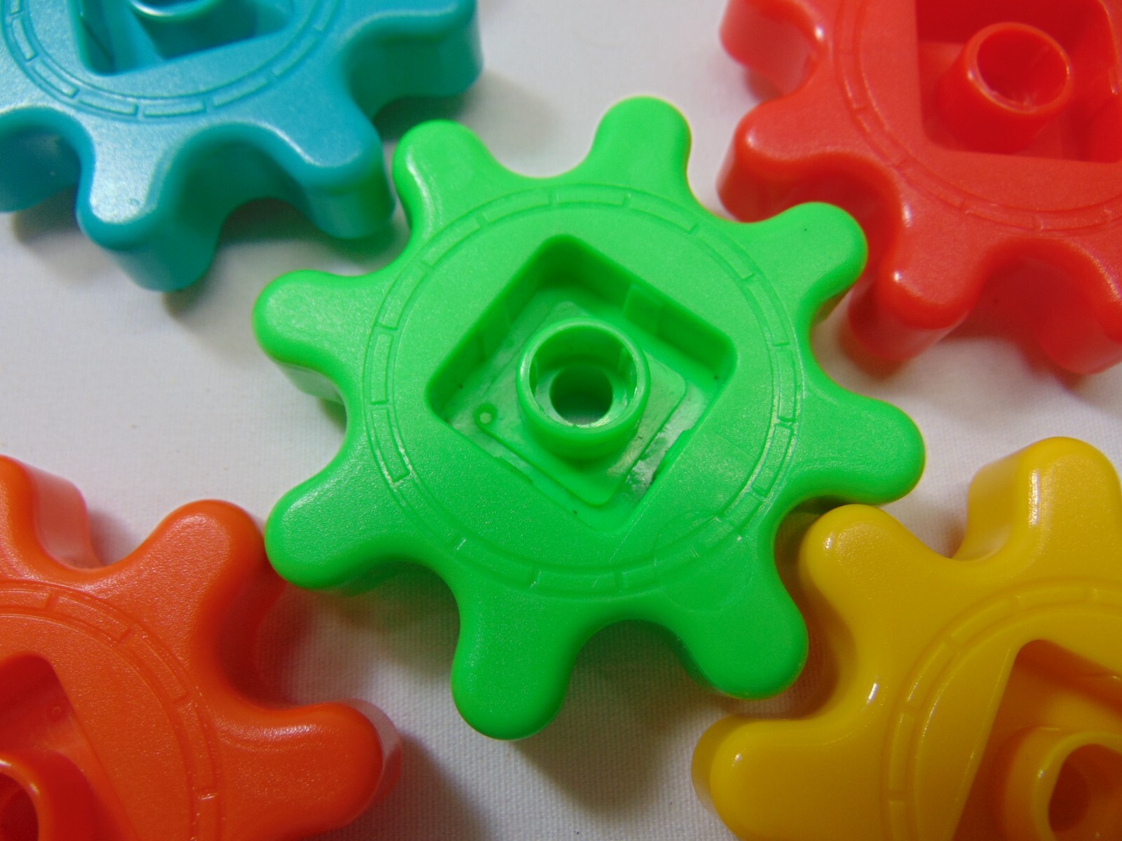 Learning Resources Under The Sea Building Replacement Part Lot of 21 Gears