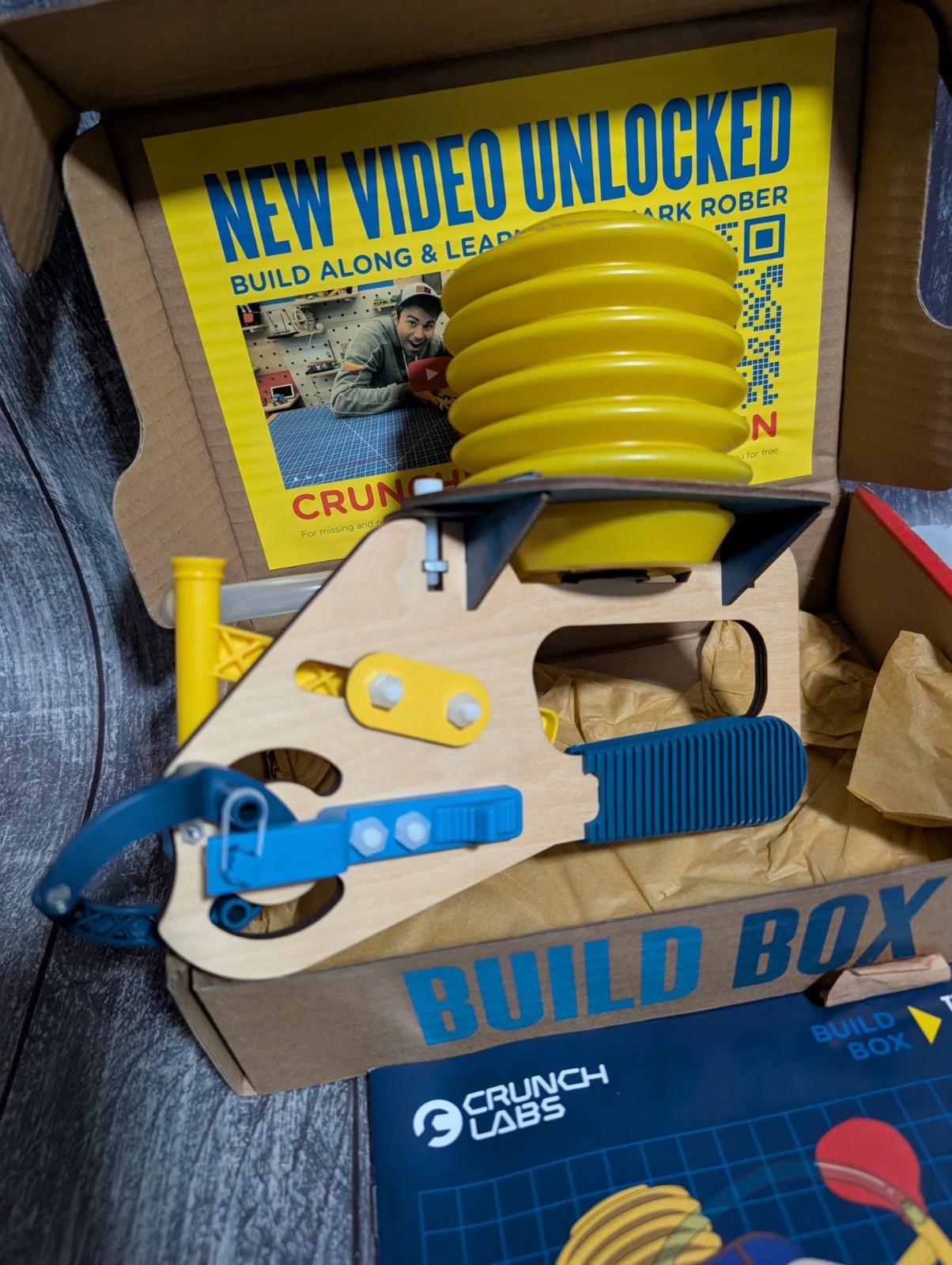Crunch Labs Build Box Year 3 – Turbine Top Spinner Built – Mark Rober STEAM
