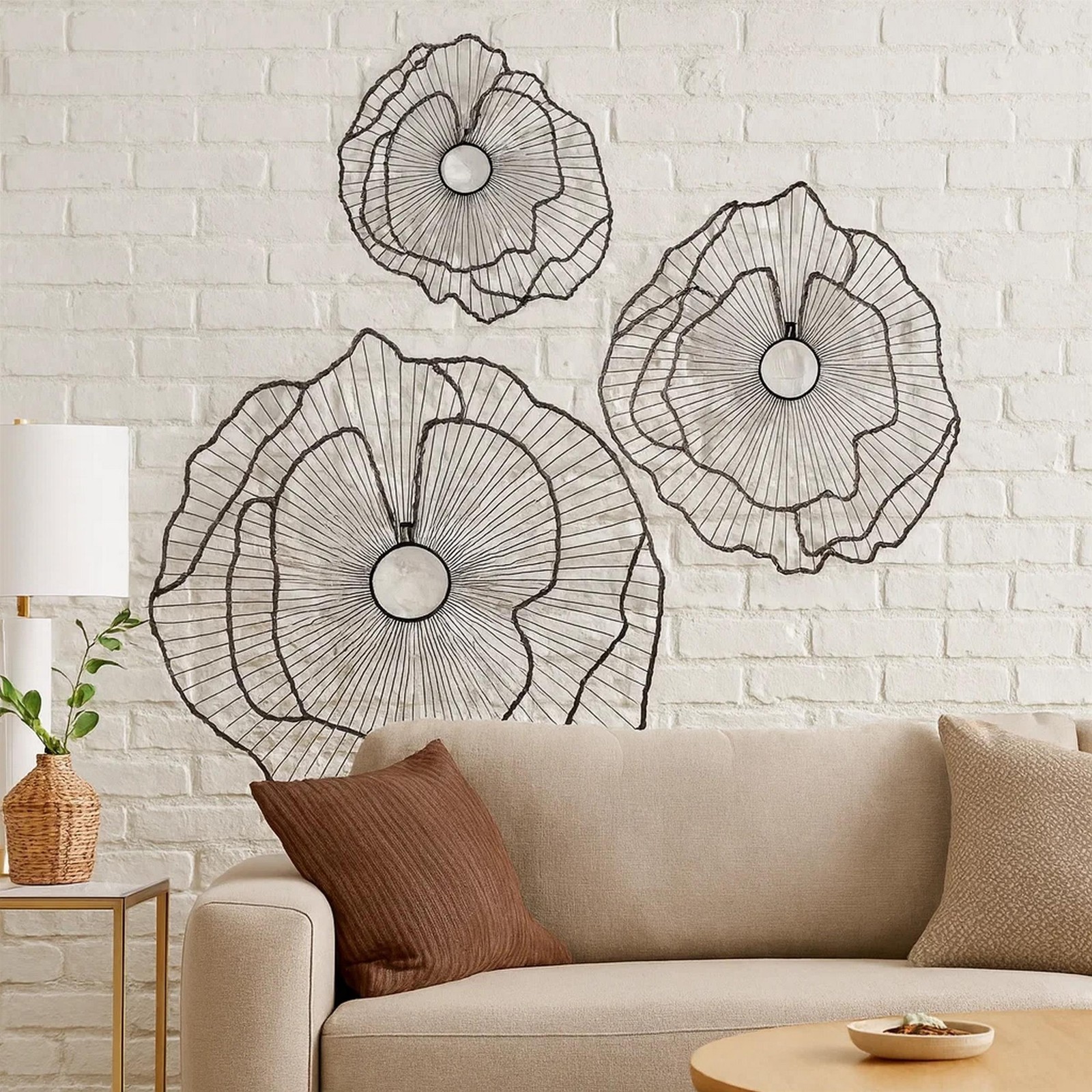 Benjara 30- 24- 18″ Set of 3 Decorative Metal Flowers- Wall Decor Black/Gold