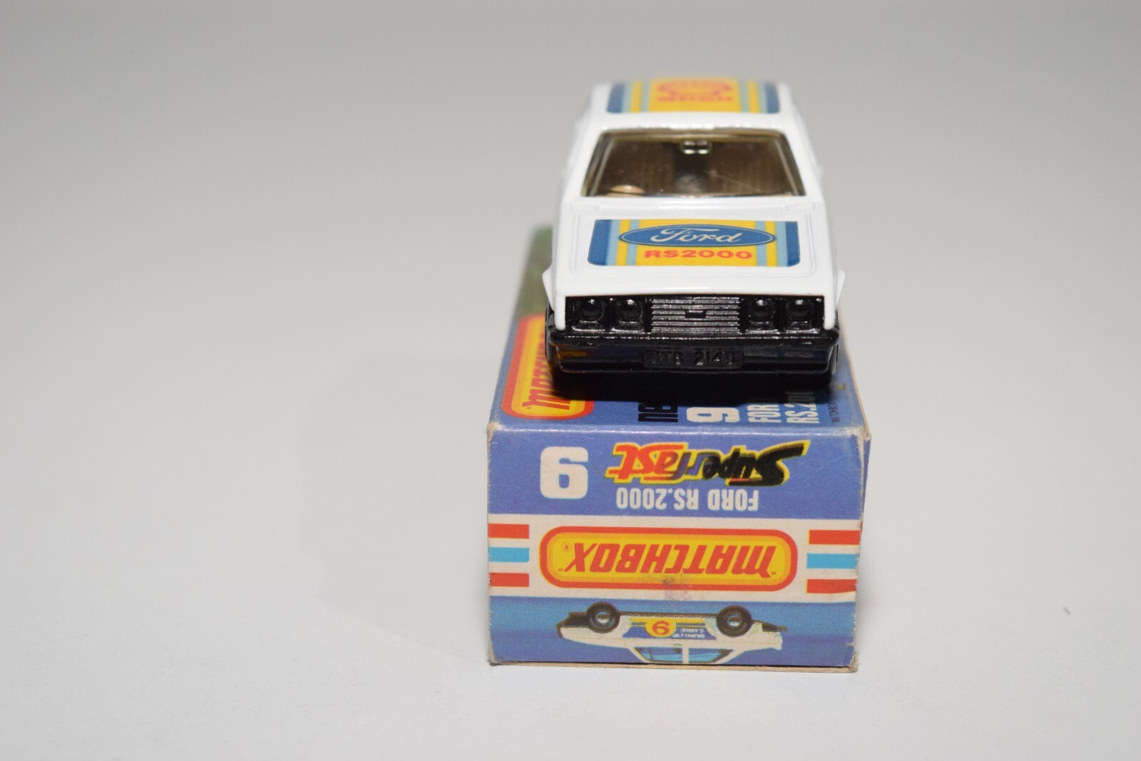 A94 1:64 3 INCH MATCHBOX SUPERFAST 9 FORD RS.2000 RS2000 RALLY WHITE MIB