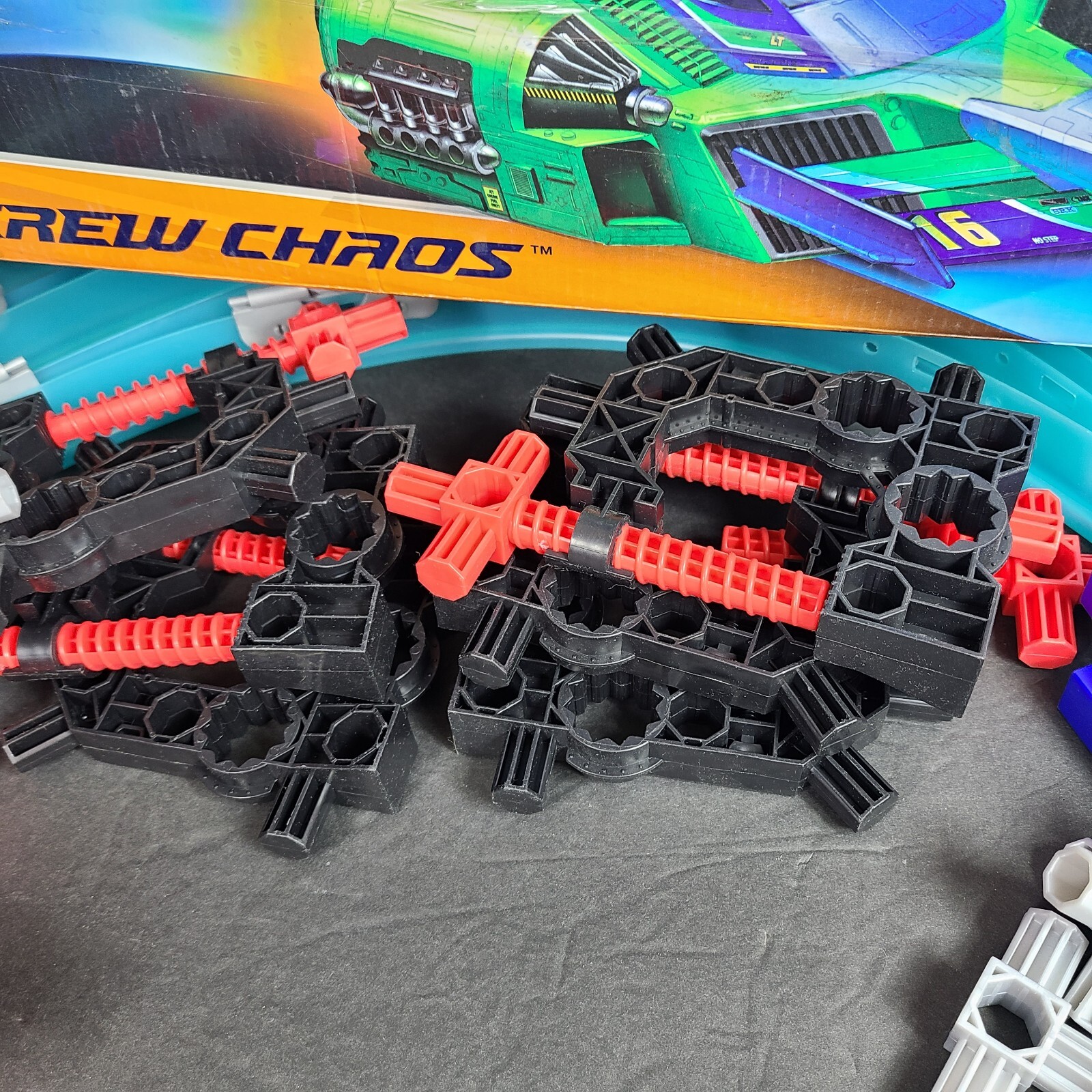 Lionel 7-20004 Mega Tracks Corkscrew Chaos Starter Set – Red Car Pre-Owned Open