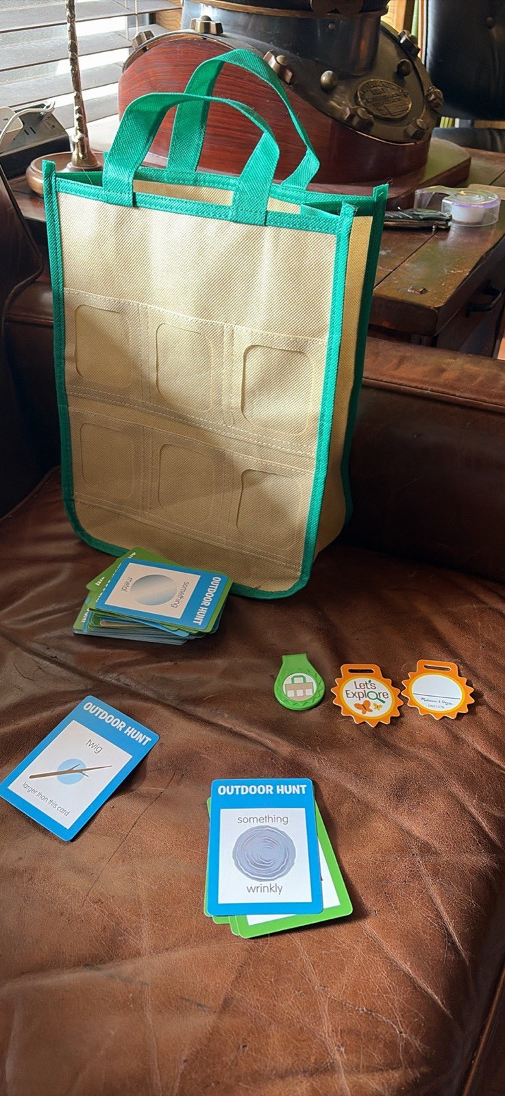 Melissa & Doug Indoor/Outdoor Treasure Hunt Game