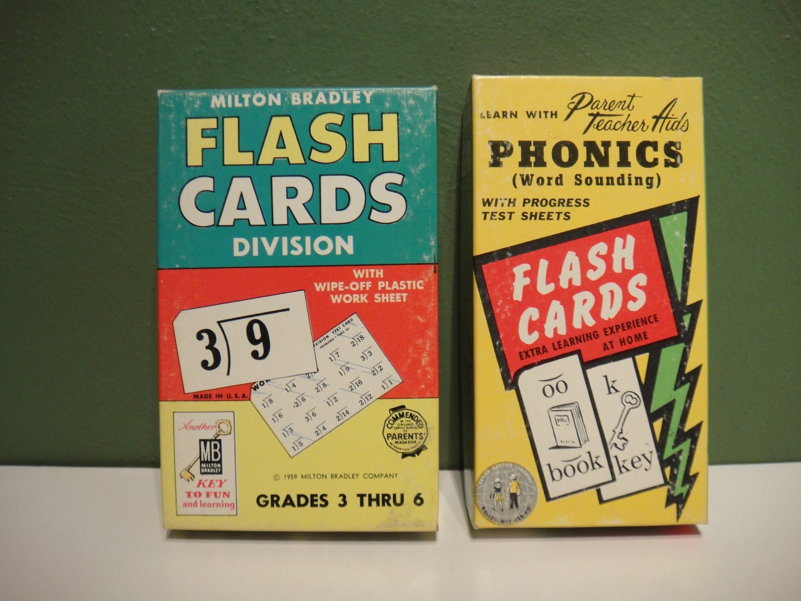 Educational Flash Cards Lot of 2 – Phonics (word sounding) & Division