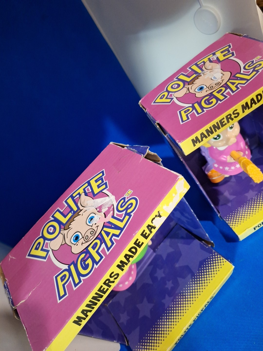 2 Polite Pigpals, Manners Made Easy. 2015, They Talk,