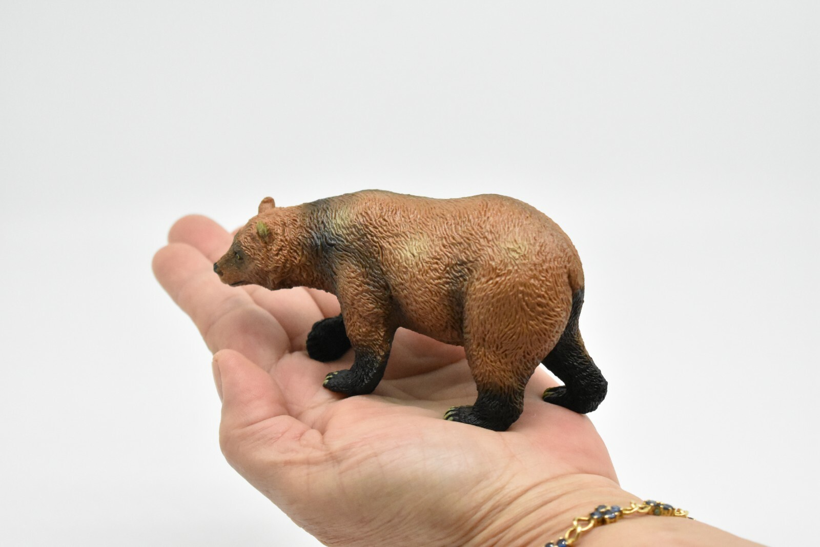 Grizzly Bear, Toy, Museum Quality Plastic Replica, Hand Painted 4″ CWG186 BB44