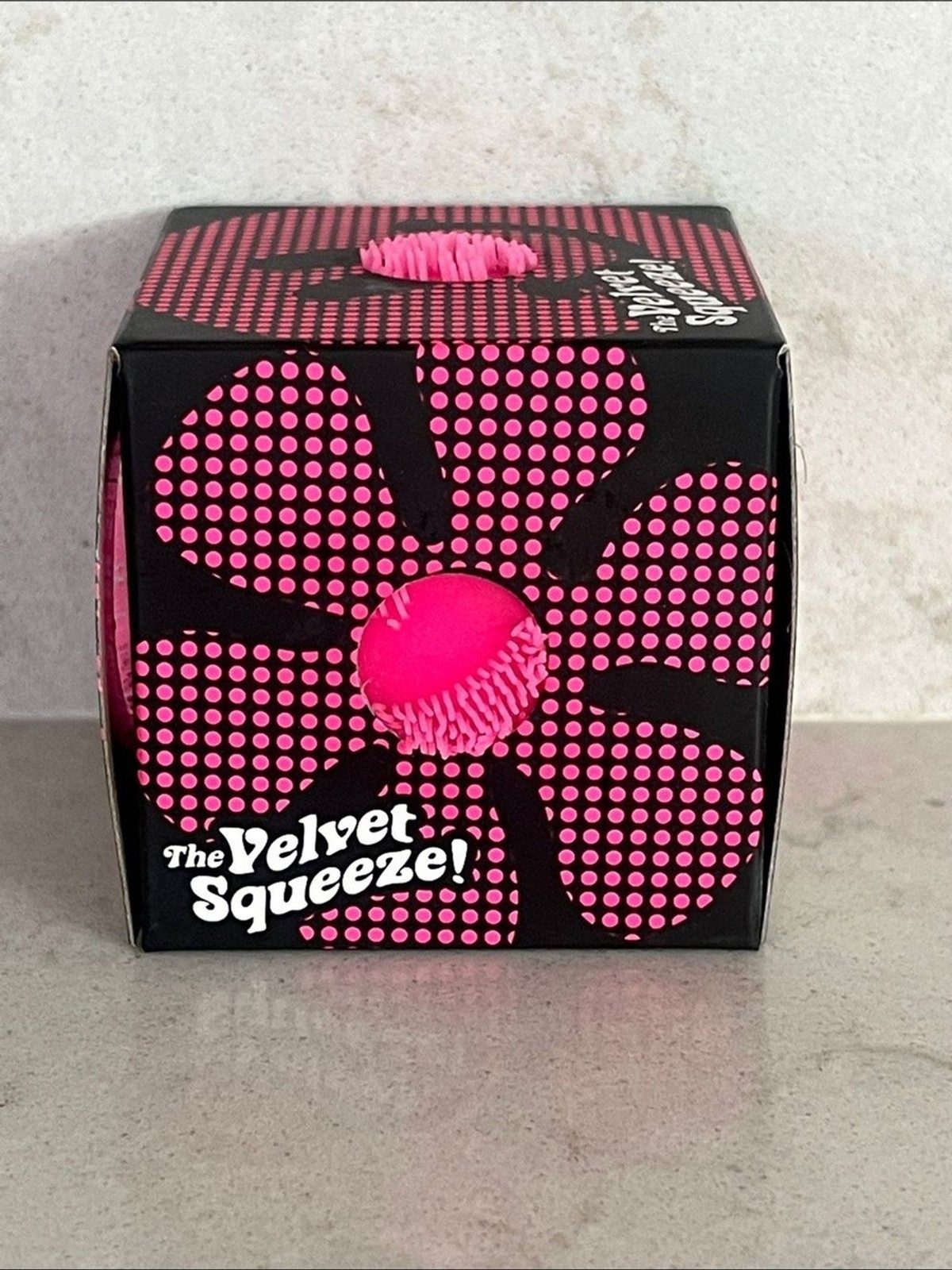 NeeDoh Fuzz Ball Flower Power Pink