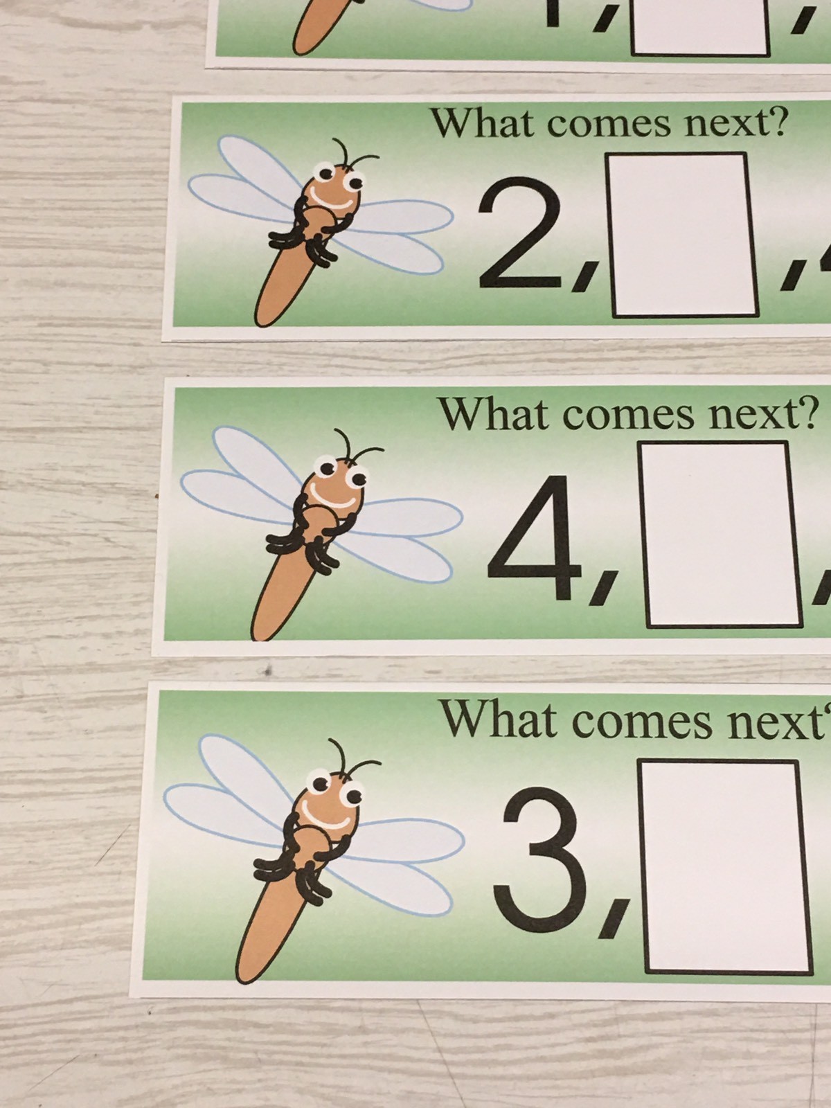 Dragonfly – Numbers – What comes next ? – 21 Laminated cards Activity Set