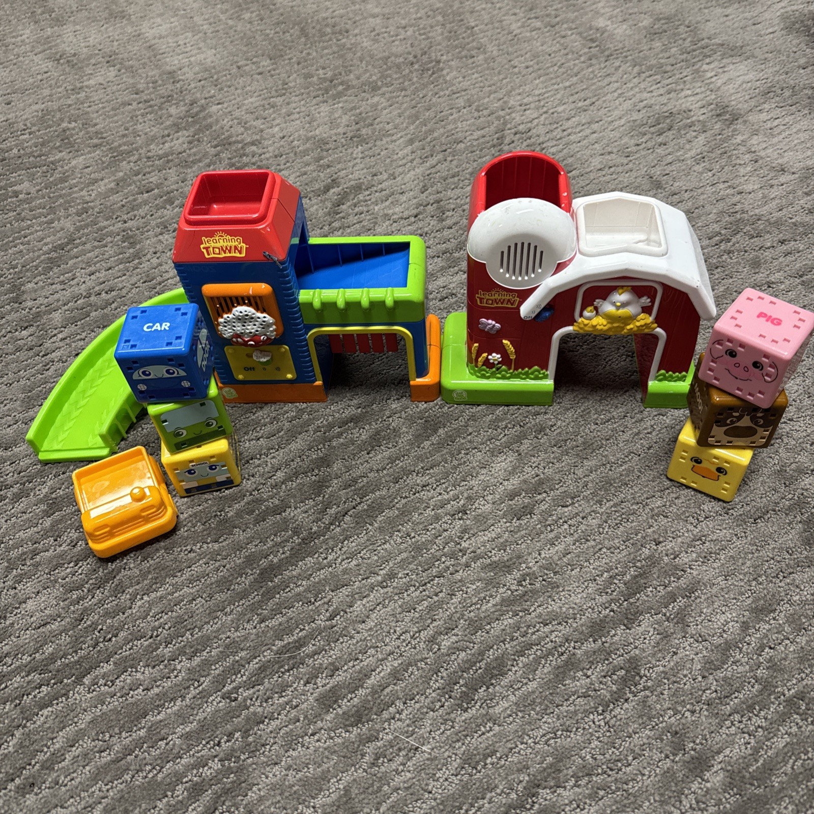Leap Frog Learning Town Barn Buddies Car Wash Cars Toy Animal Word Color Blocks