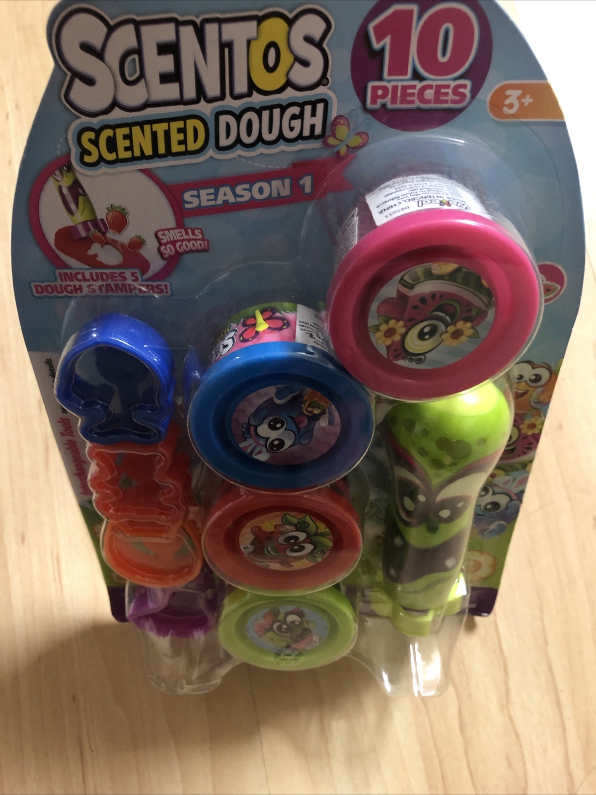 SCENTOS Scented Dough 10 Pieces Season 1, Ages 3+ with 5 Dough Stampers Fruit
