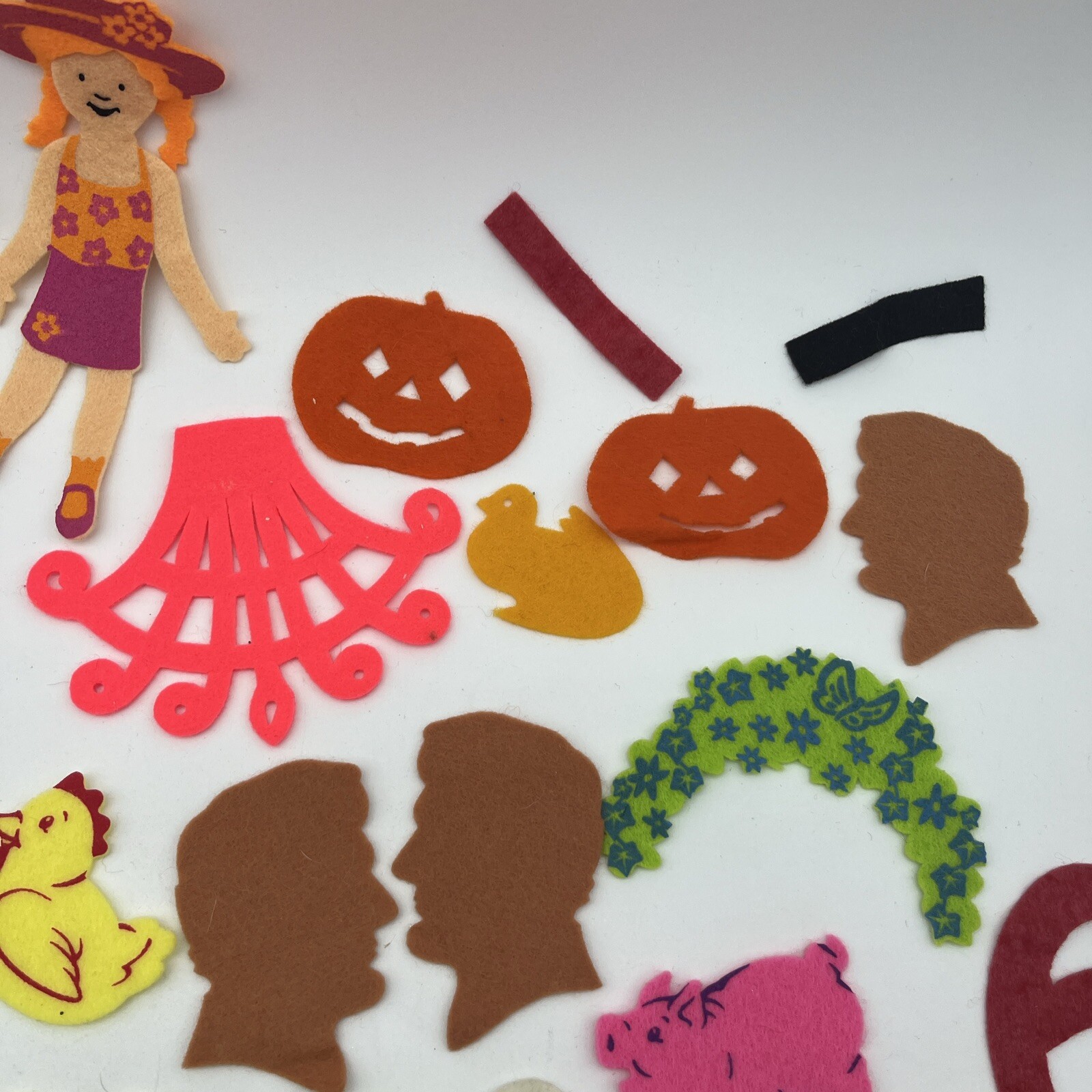 Vintage Felt Board Storyboard Figures & Characters Lot
