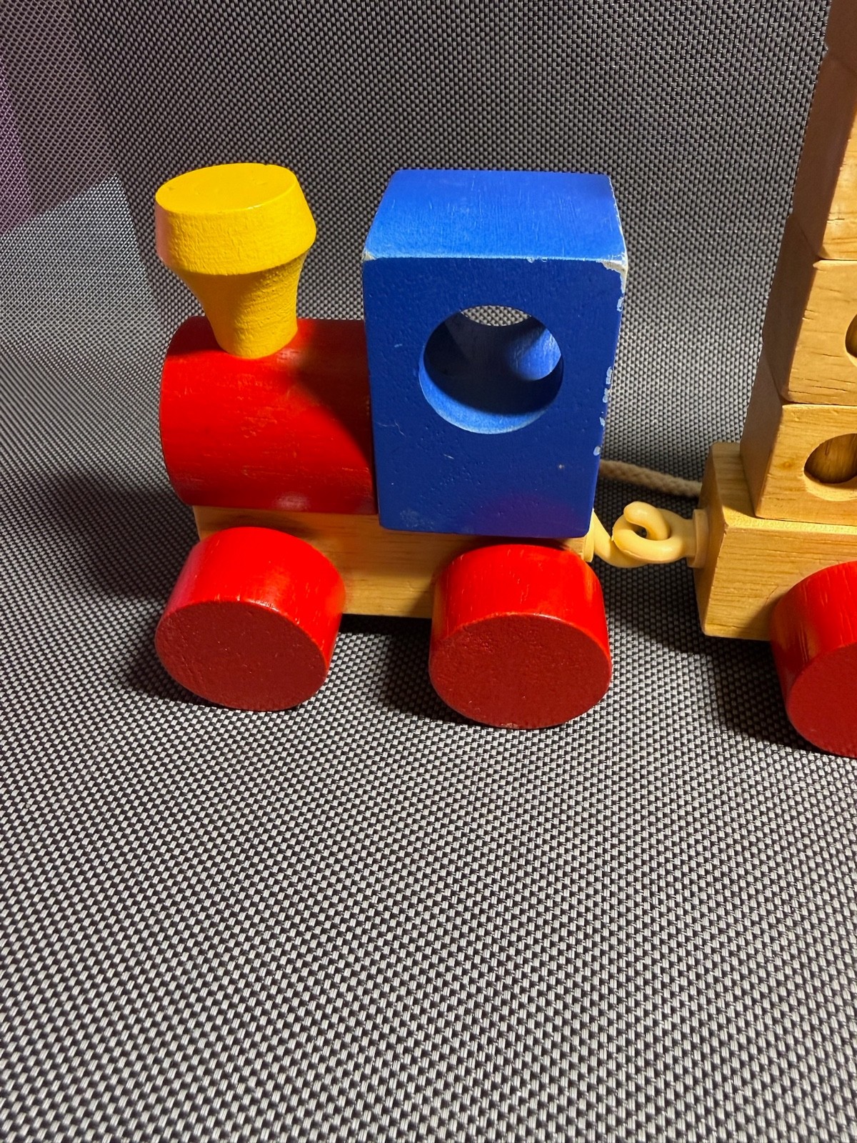 1992 Looney Tunes Wooden Puzzle Pull Toy Train, Engine And Two Rail Cars CLEAN