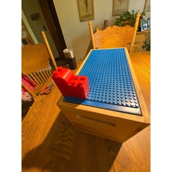 Wooden Toy Box wi. Abacus on 1 Side