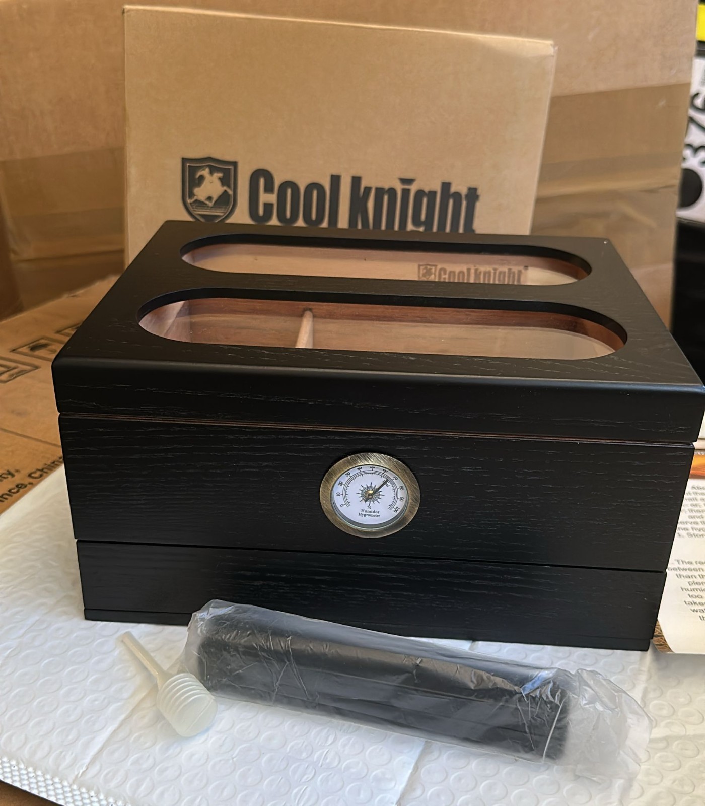 COOL KNIGHT Cigar Humidor Box w/ Hygrometer, Humidifier, Cedar, Glass Top (Black