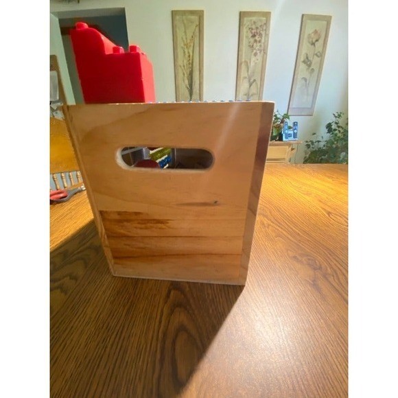 Wooden Toy Box wi. Abacus on 1 Side