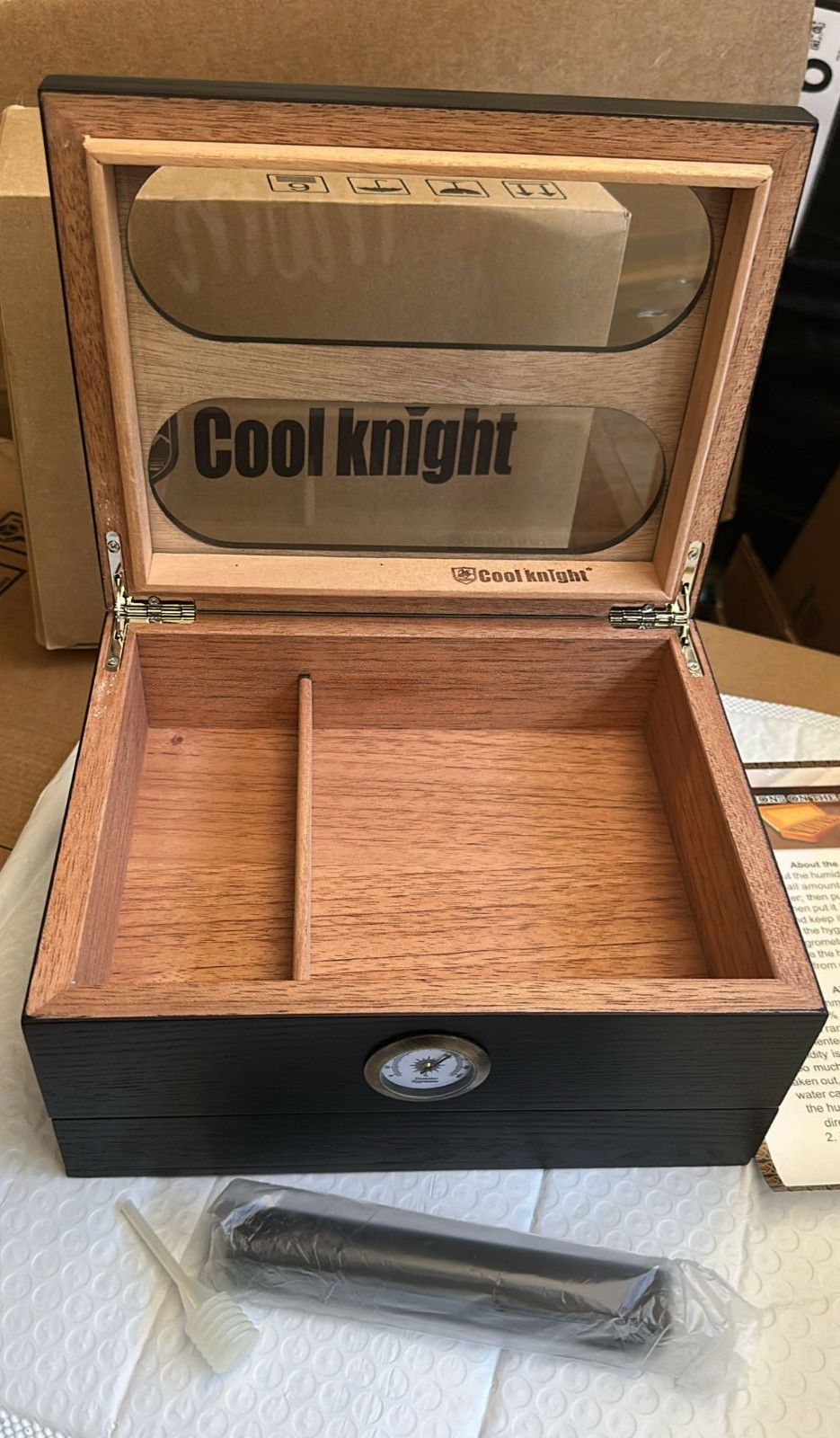 COOL KNIGHT Cigar Humidor Box w/ Hygrometer, Humidifier, Cedar, Glass Top (Black