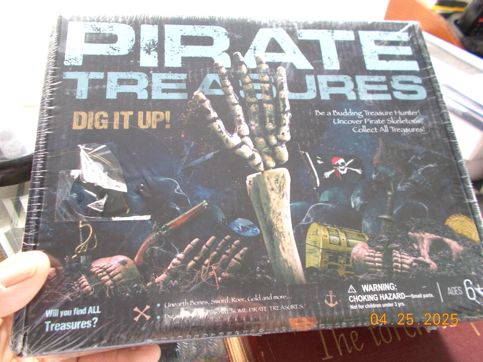 Sealed Box Pirate Treasures DIG IT UP and Uncover Treasures STEM Game, Age 6+