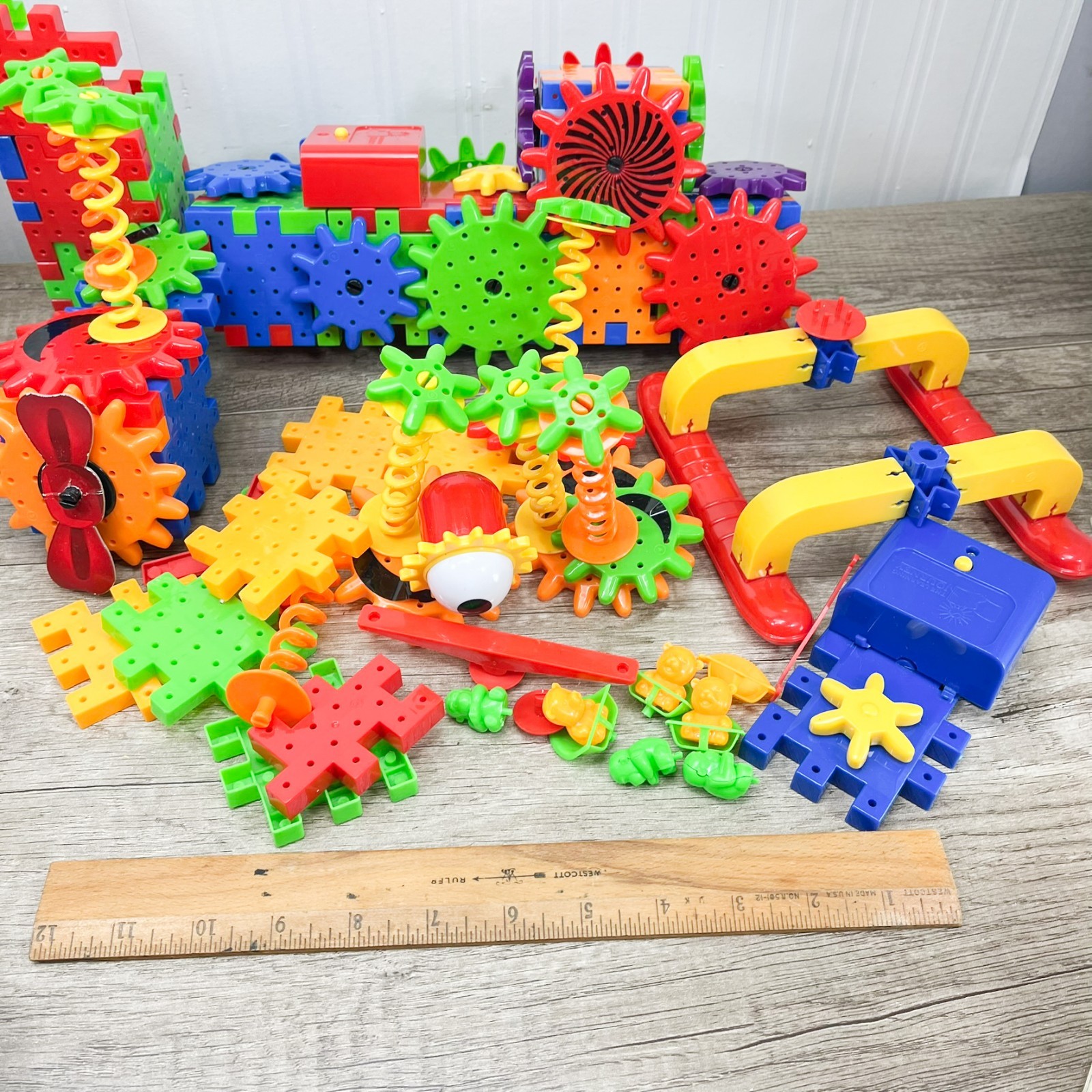 Techno Gears Wacky Robot Construction Set