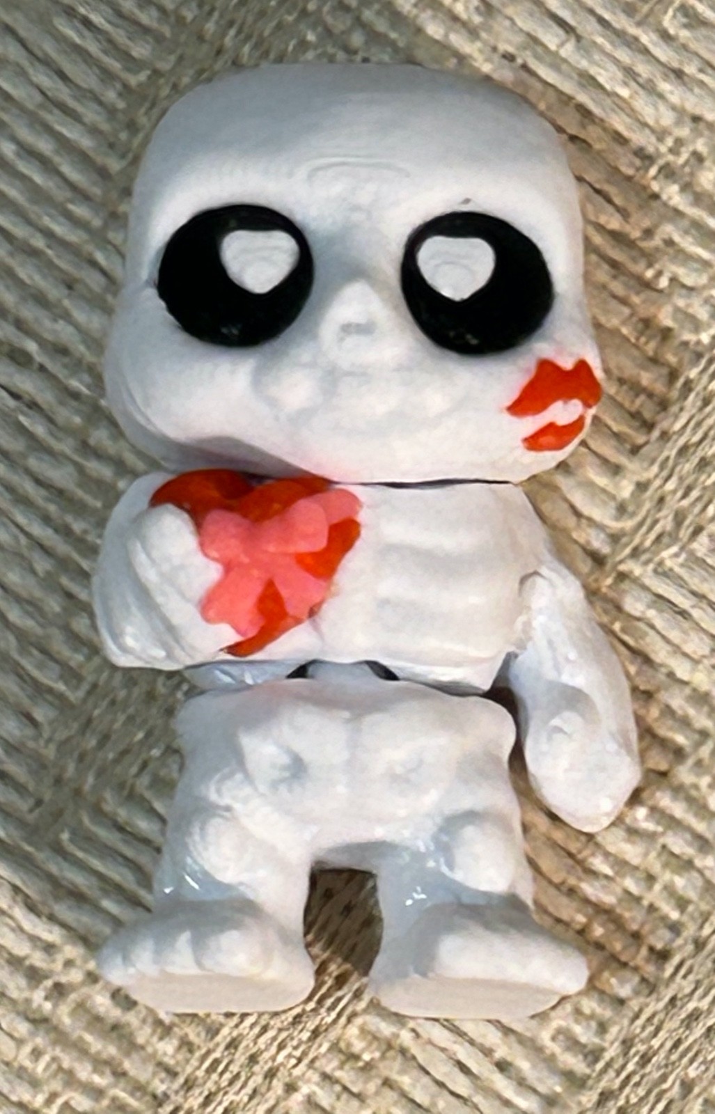Wigglitz Valentine’s Day Skeleton with Heart NEW HTF