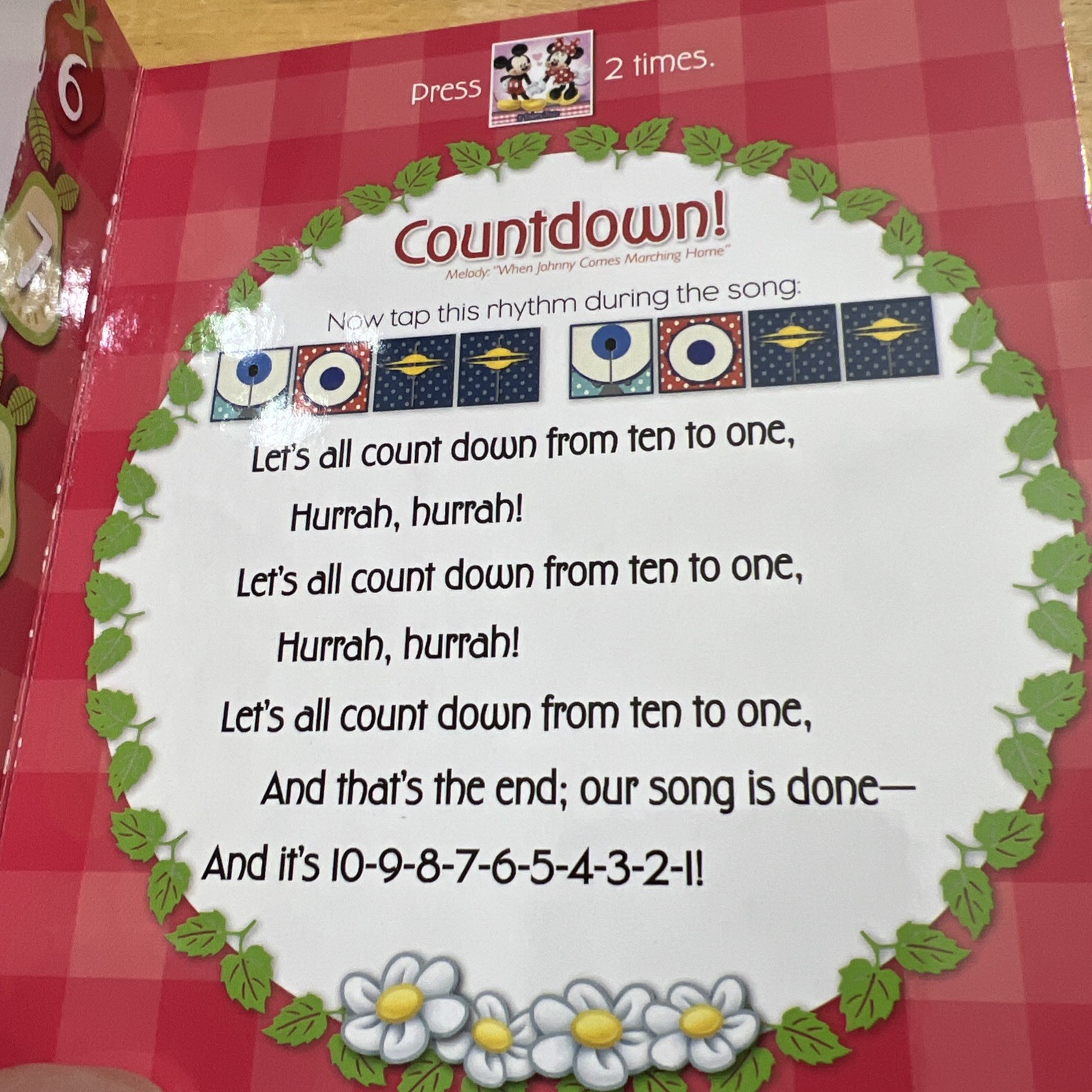 MICKEY & FRIENDS “Busy Beats” Electronic Music Maker and 8 Book Library