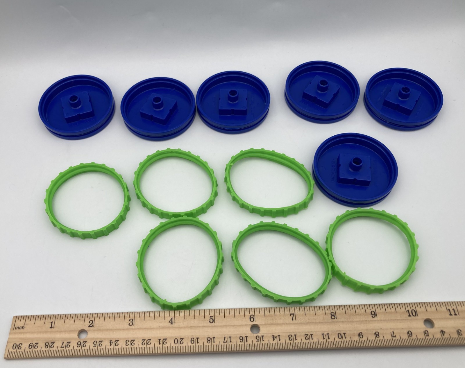 Learning Resources Gears! Gears! Gears! Replacement Pieces WHEELS & TREAD Lot