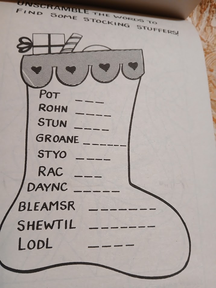 Playmore Inc Christmas Fun Pad Mazes Coloring Games Dot To Dot Picture Words
