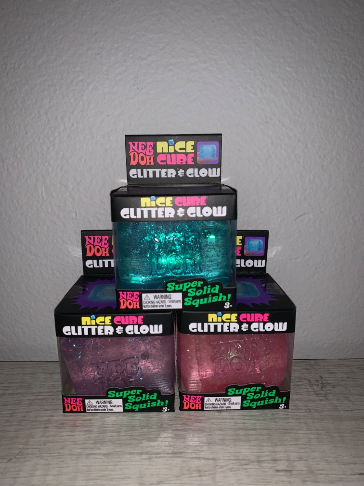 NeeDoh Glitter and glow nice cube