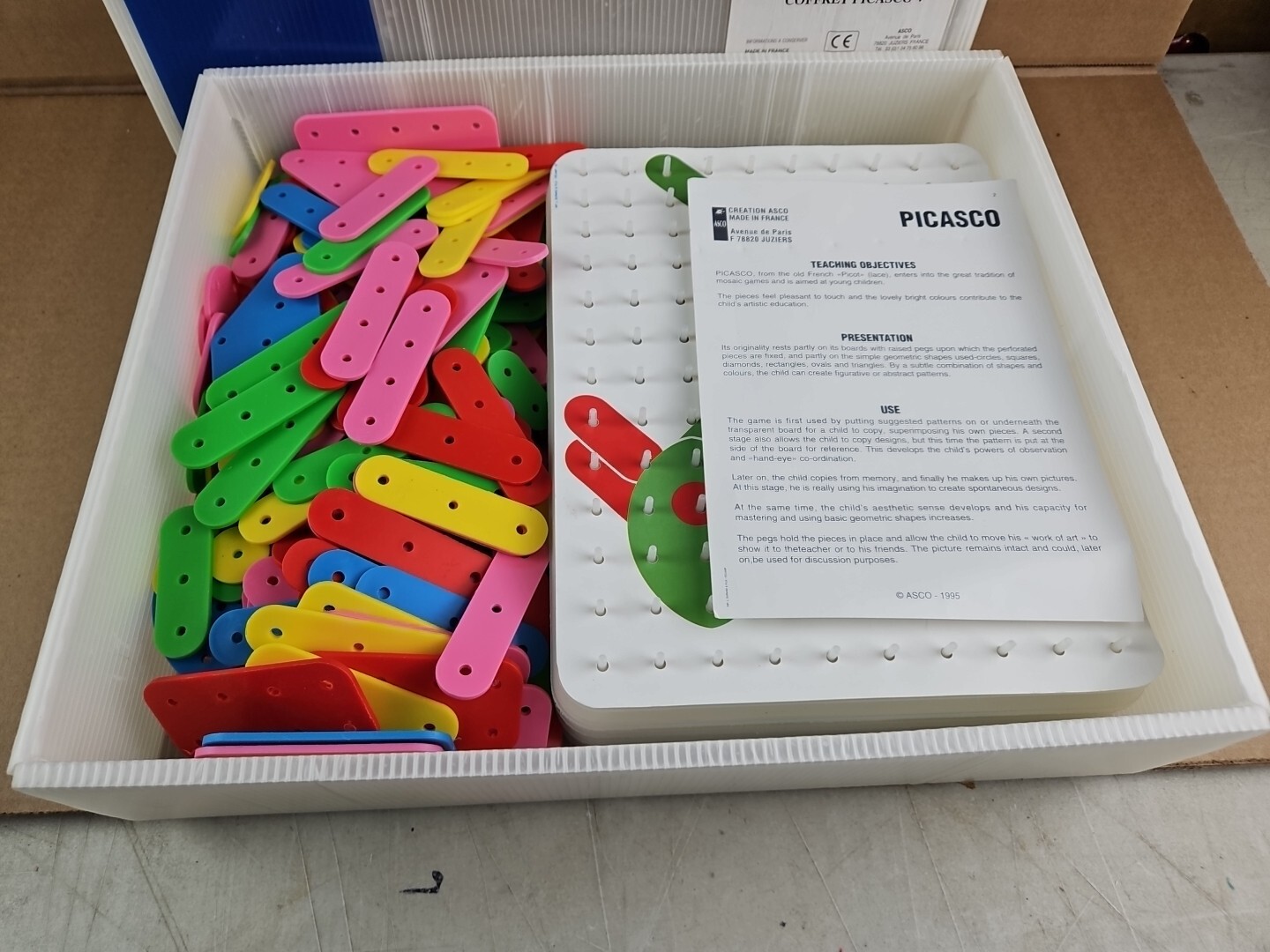 1995 Asco Picasco 4 Educational Game Puzzle Peg Board Toy France Learning Game