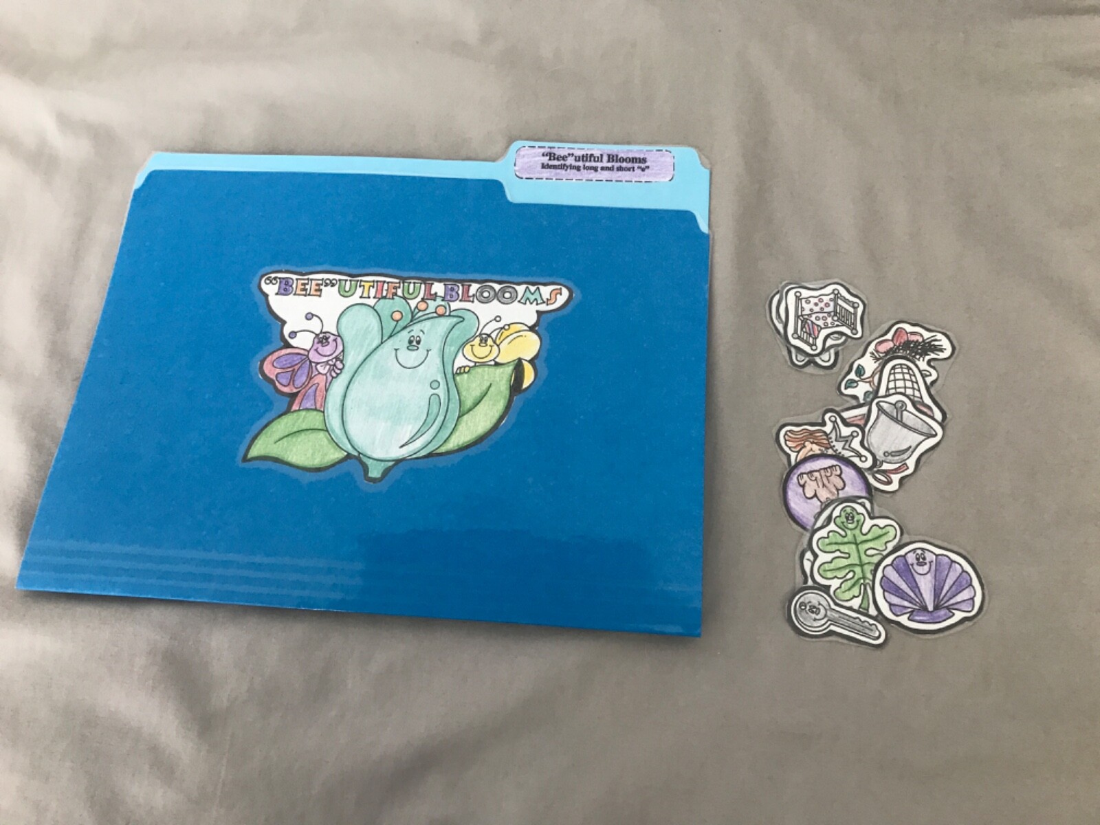 “Bee”utiful Blooms! Long short vowels E Grade K language arts file folder game