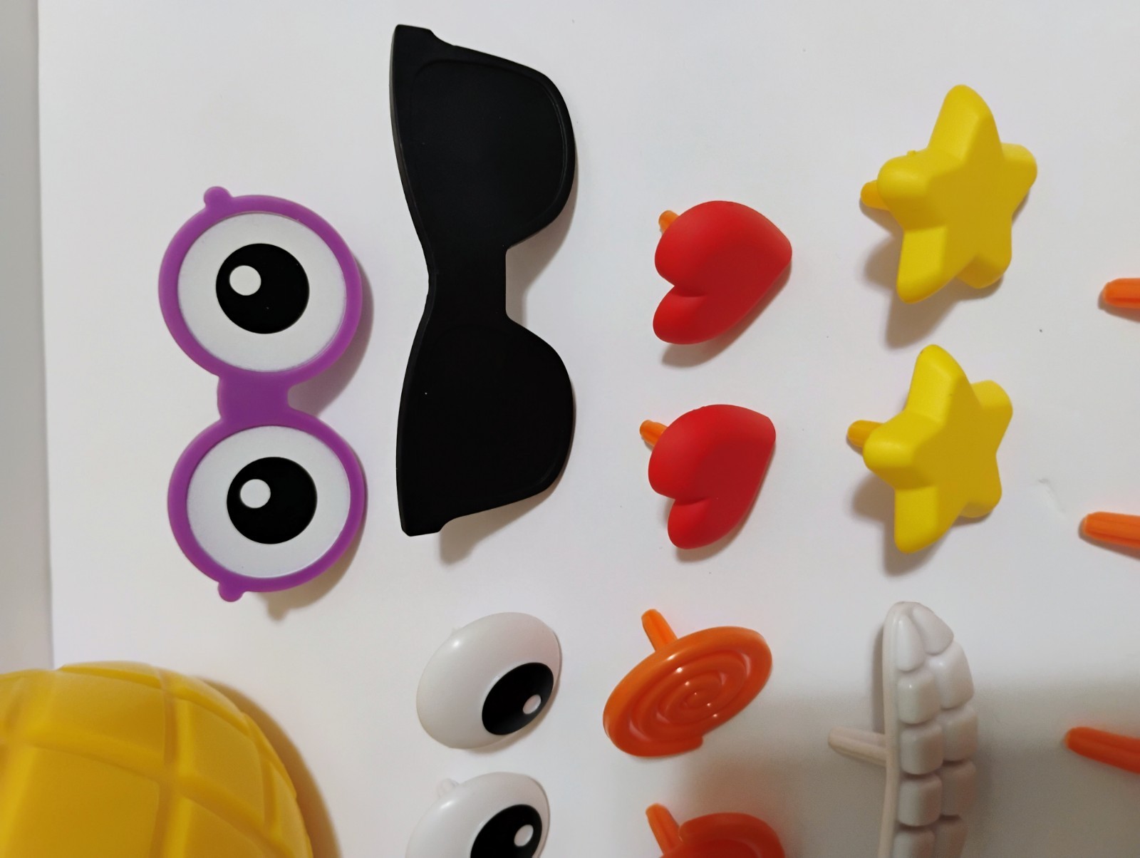 Learning Resources Big Feelings Pineapple Faces Toy