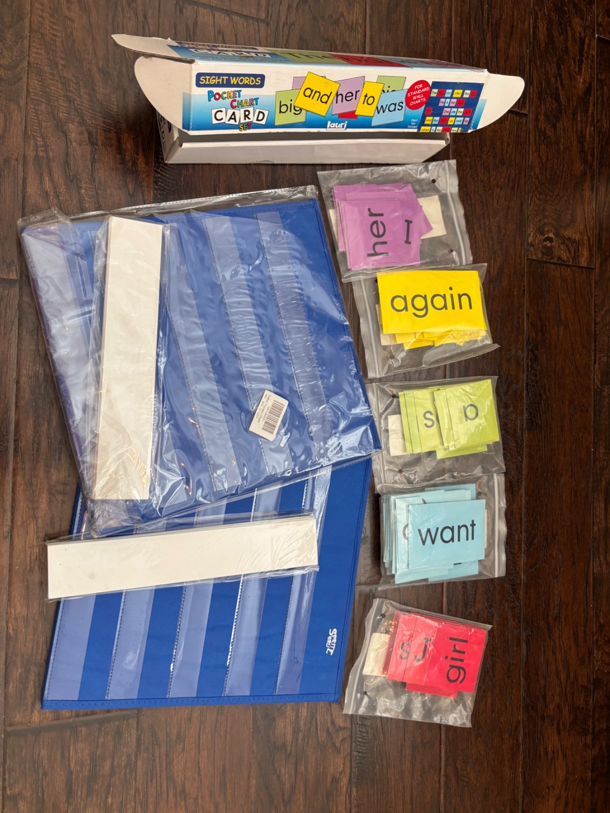 PlayMonster Lauri Pocket Chart Cards + pocket card stand
