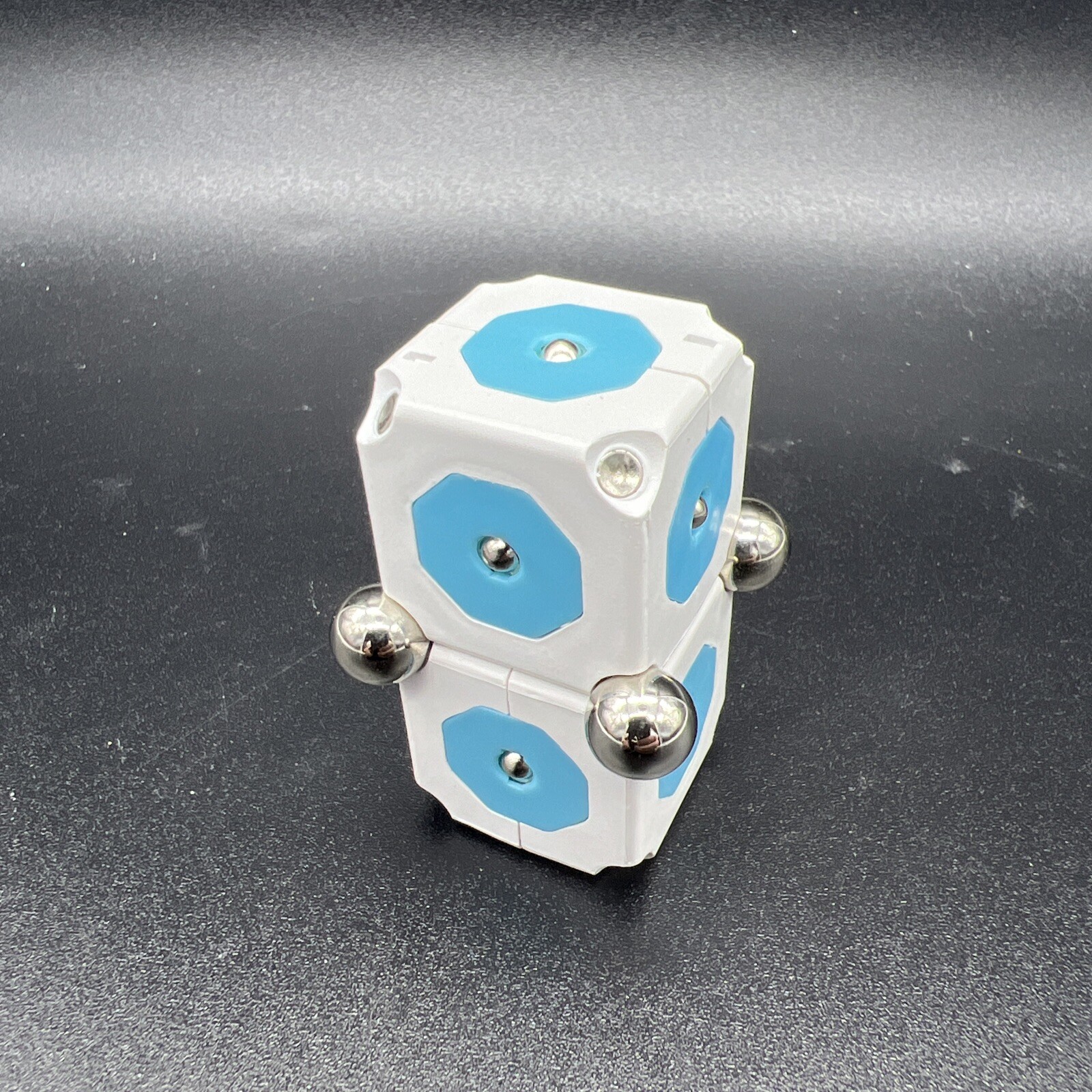 MOSS Robotics Pieces – Two Hub Cubes And Four Steel Balls
