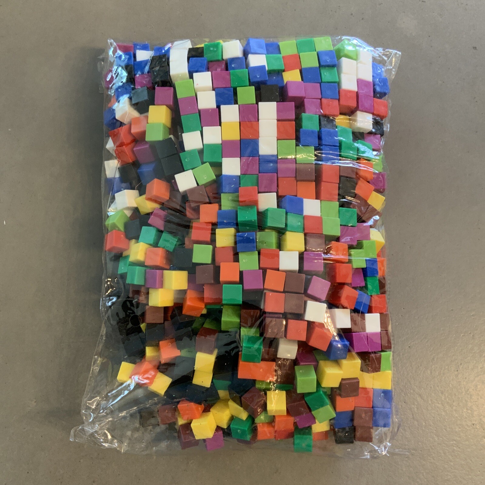 EAI EDUCATION bag of 1000 1cm colored cubes elementary school