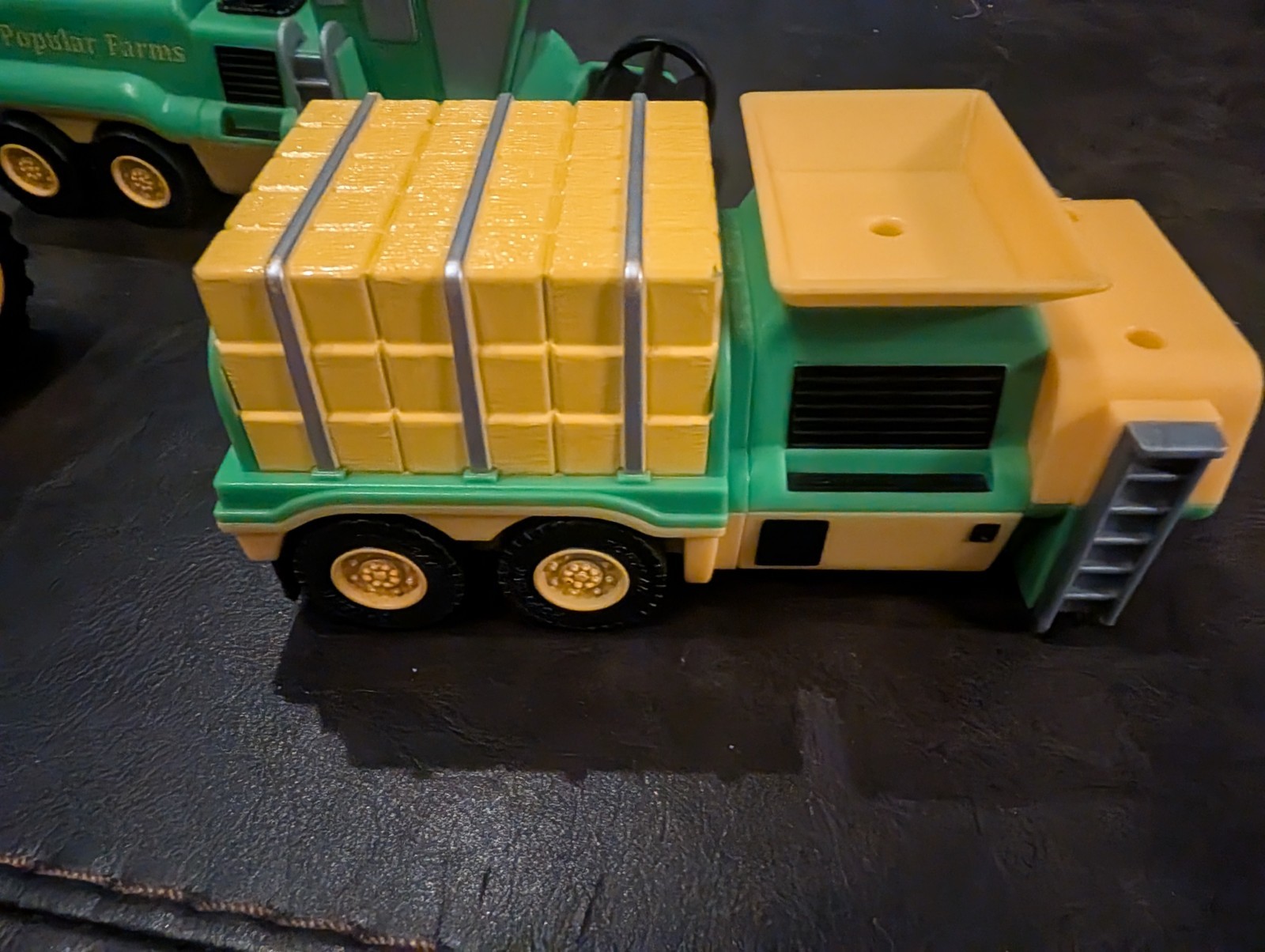 Popular Playthings Magnetic Mix or Match Farm Vehicles – Popular Farms
