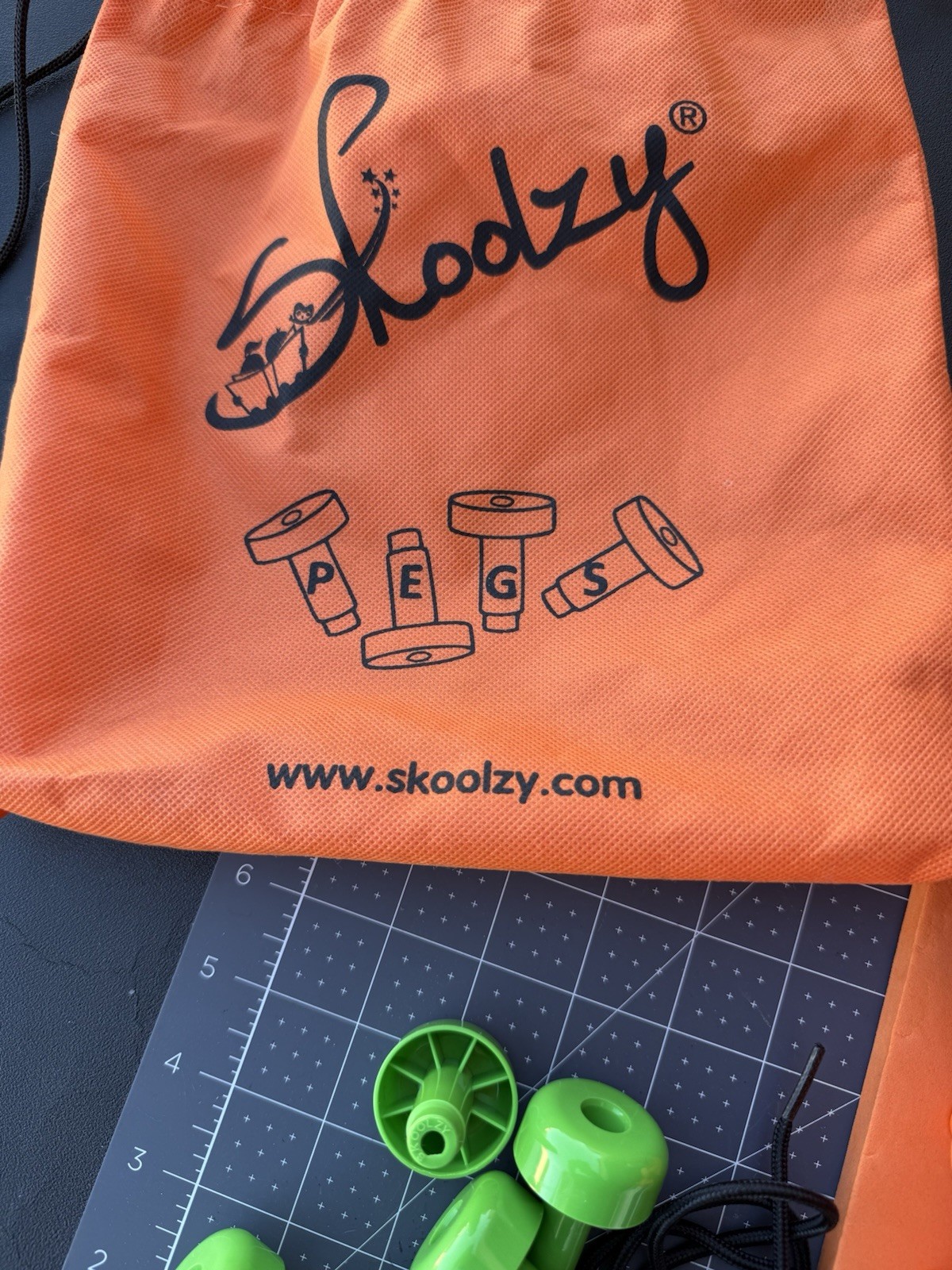 Skoolzy Stacking Toddler Peg Board Set, 30 Pegs, 1 Board