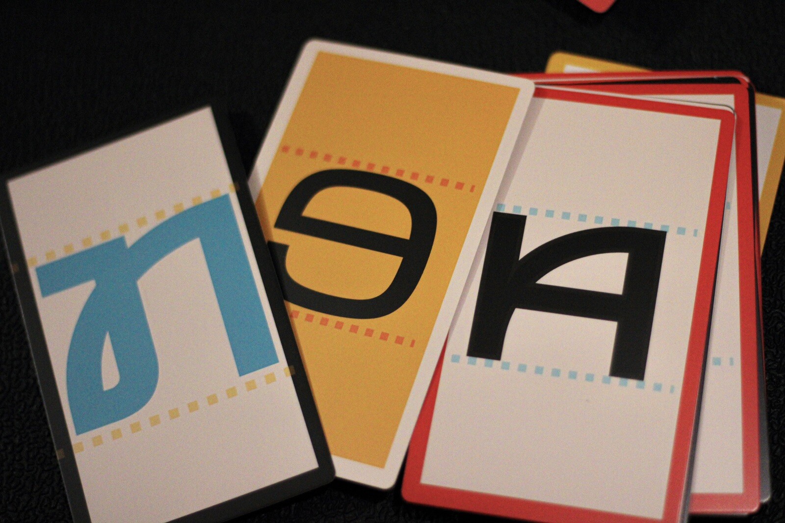 Karenni alphabet flash cards, pictures with names in kayah.