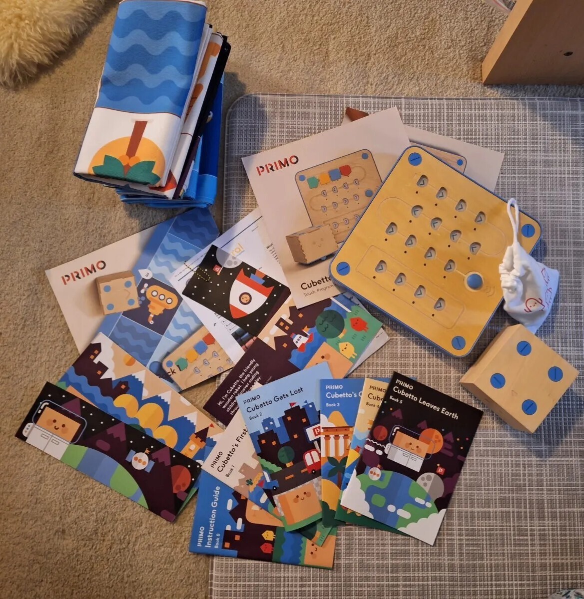 Cubetto Educational Coding Wooden Robot Montessori Toy & 5 Adventure packs extra