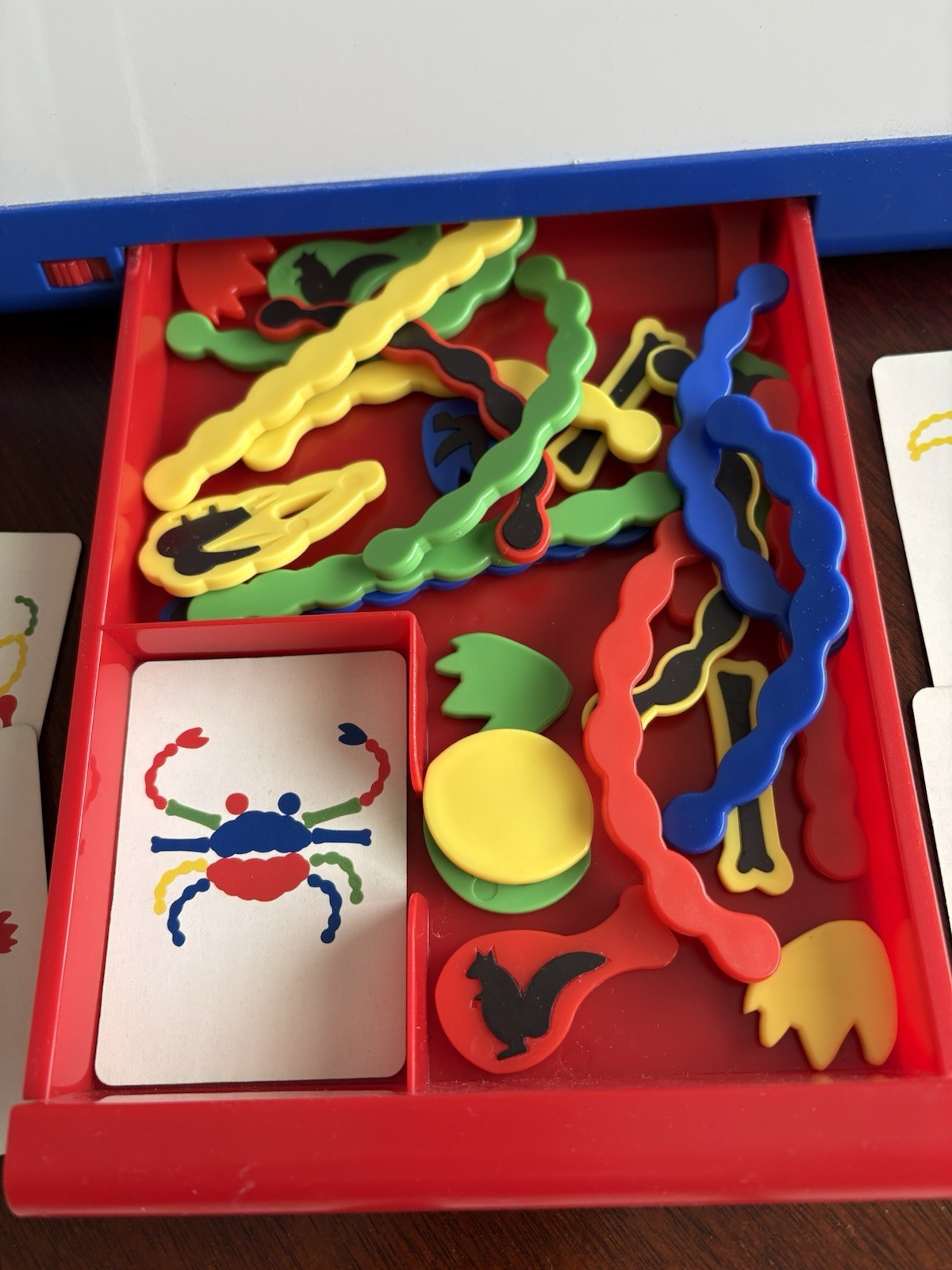 Huntar Magnetic Animals and Buildings Educational Toy with Board & 90 Cards