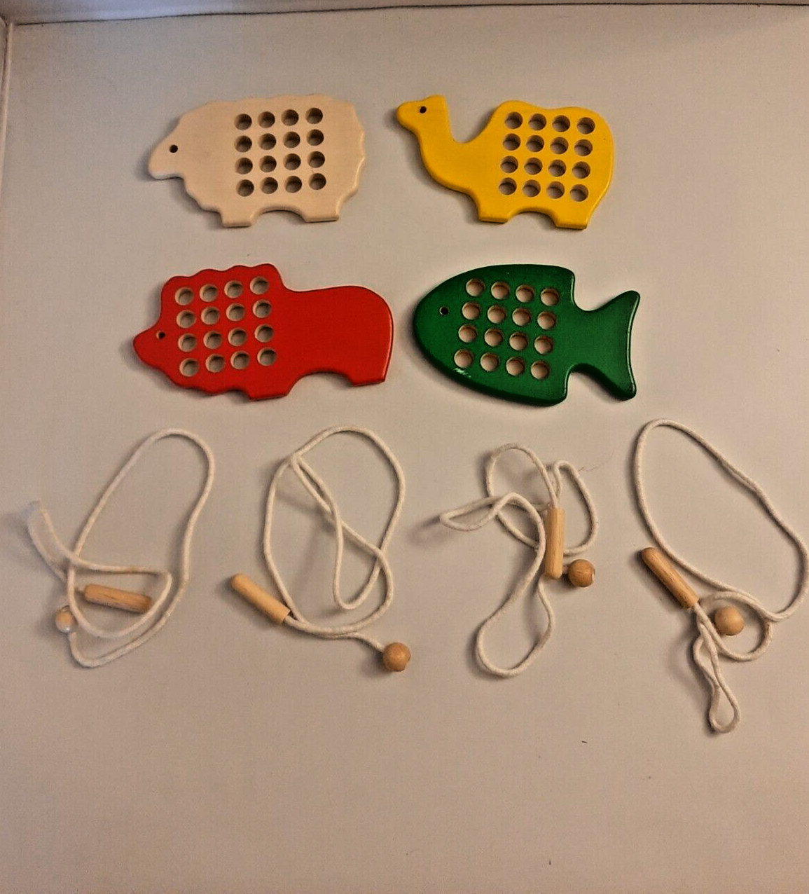 Lot of Learning Lacing Animals Set of 4 Lion Sheep Camel Fish Red green Yellow
