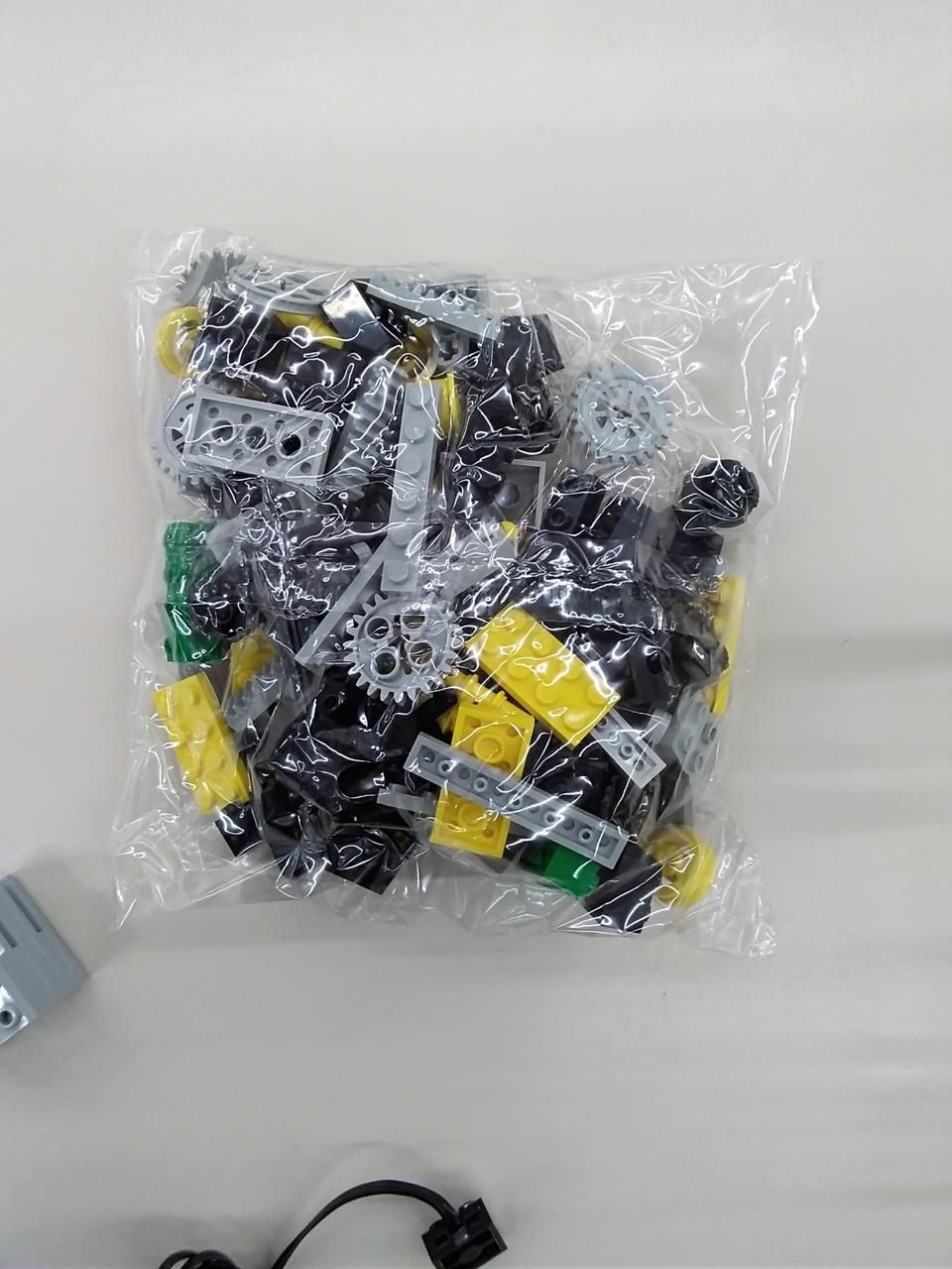 LEGO MIND STORMS ROBOTICS INVENTION SYSTEM2.0 Used