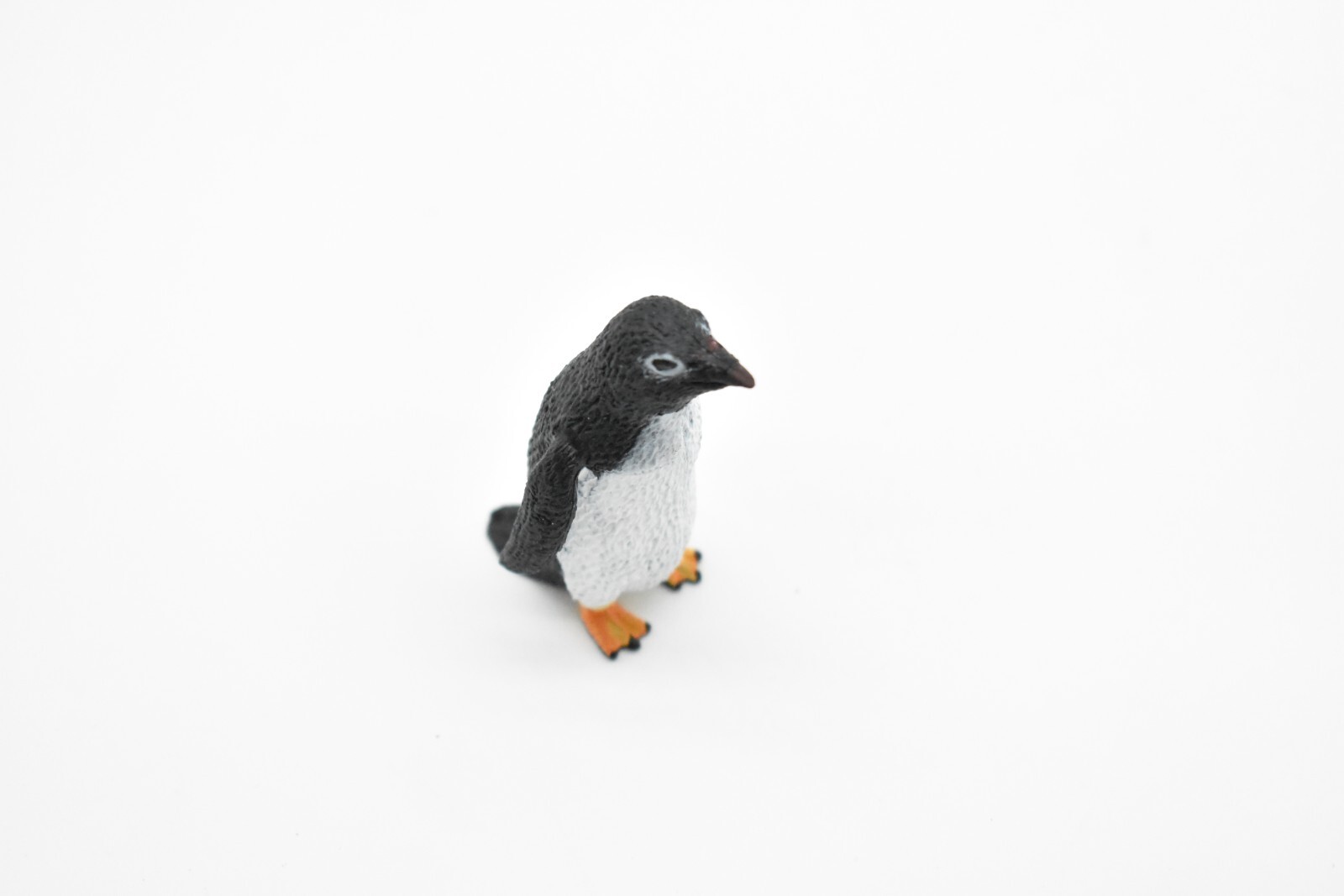 Penguin, Adelie, Very Nice Rubber Model, Hand Painted Toy 2″ F1107 B203