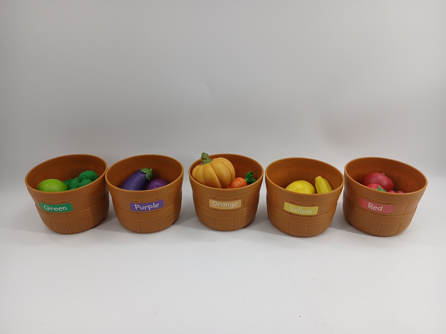 Learning Resources Farmer’s Market Color Sorting Set Fruit Vegetables PreOwned