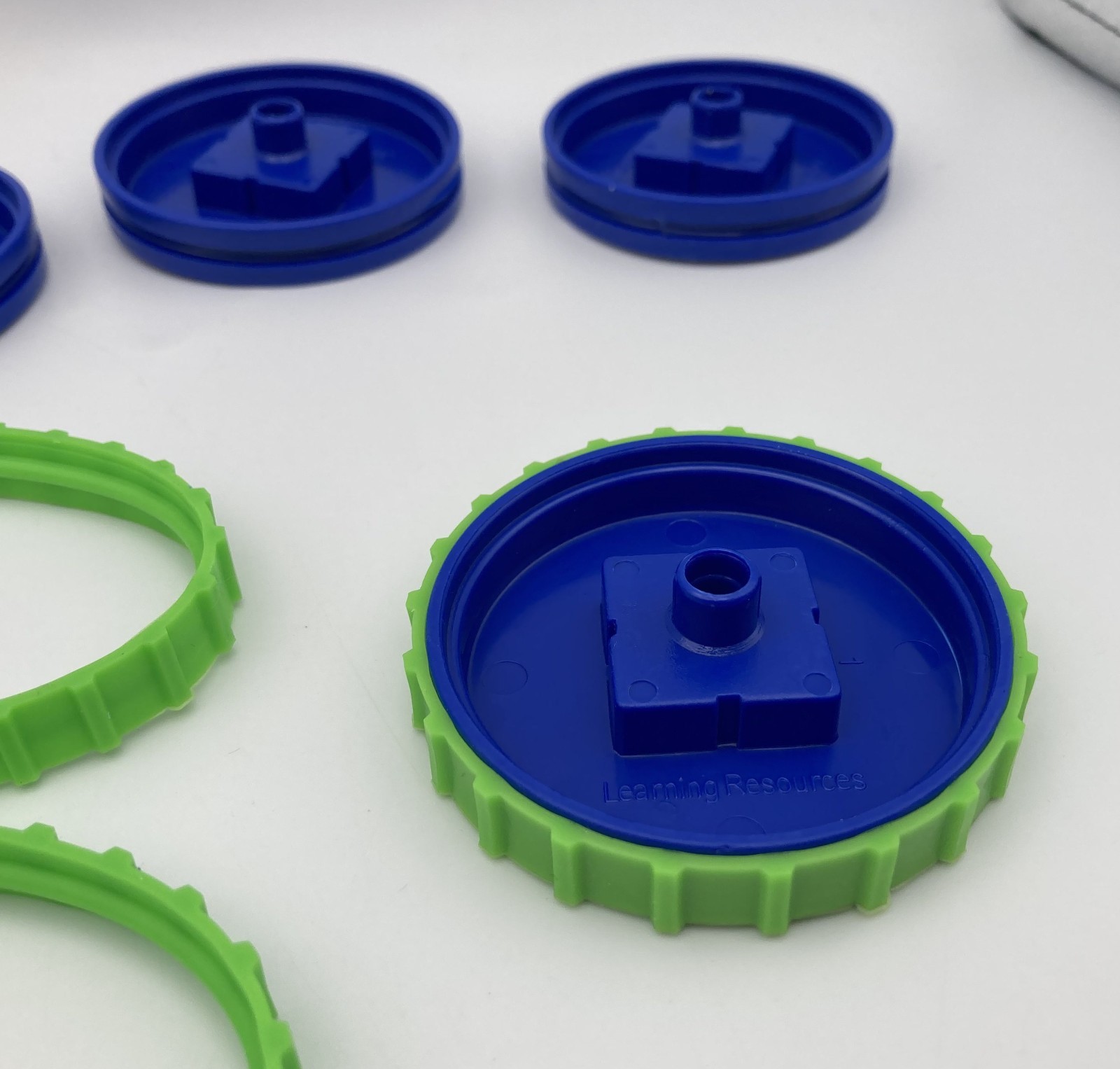 Learning Resources Gears! Gears! Gears! Replacement Pieces WHEELS & TREAD Lot